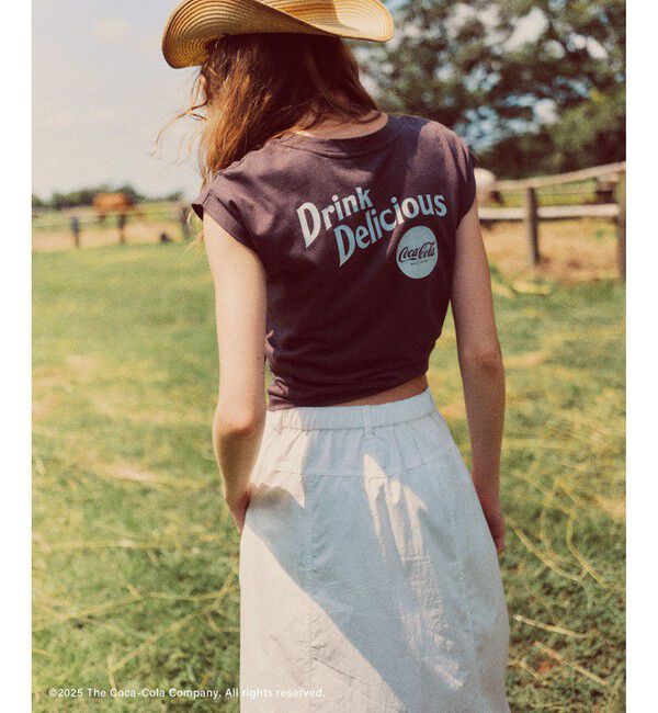 VIS「【Coca-Cola】VIS別注ロゴプリントフレンチTシャツ」|Tシャツ・カットソー|チャコール(06)