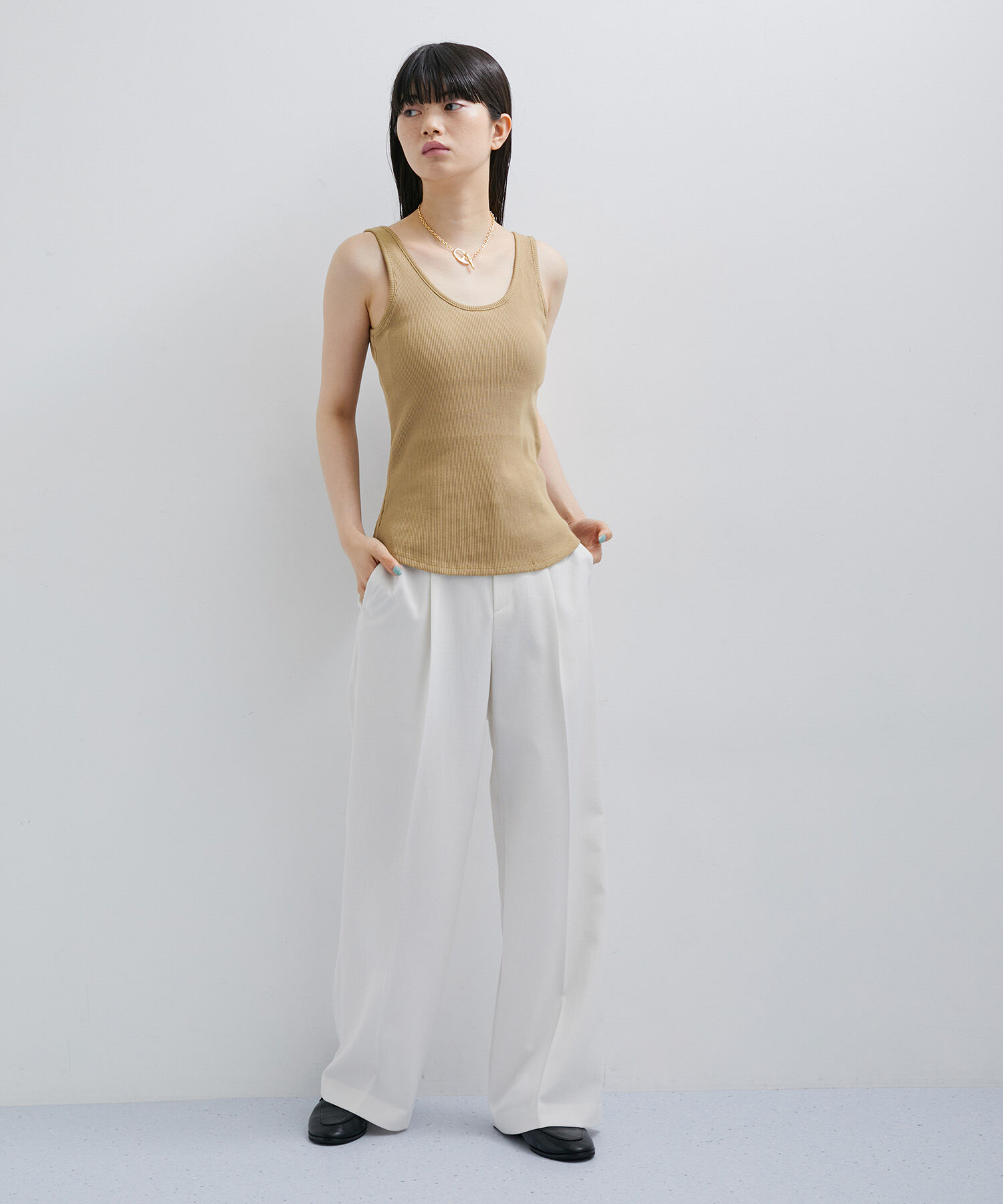 ADAM ET ROPE'「【逸品】バックオープンタンクトップ」|タンクトップ|