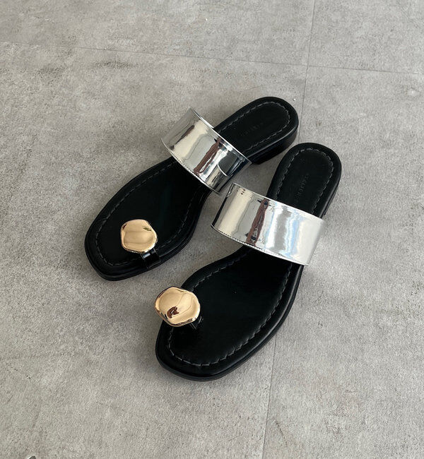  「メタルモチーフトングサンダル」|サンダル|