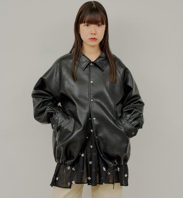  「【WHIMSIC/2サイズ展開】ヴィーガンレザーコーチジャケット」|ブルゾン・スタジャン|
