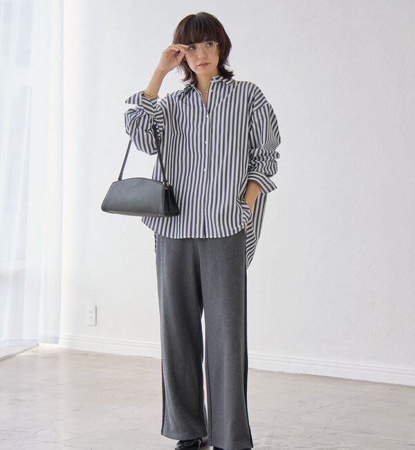  「【洗練された雰囲気に】ゴールドモチーフフラットシューズ」|その他|