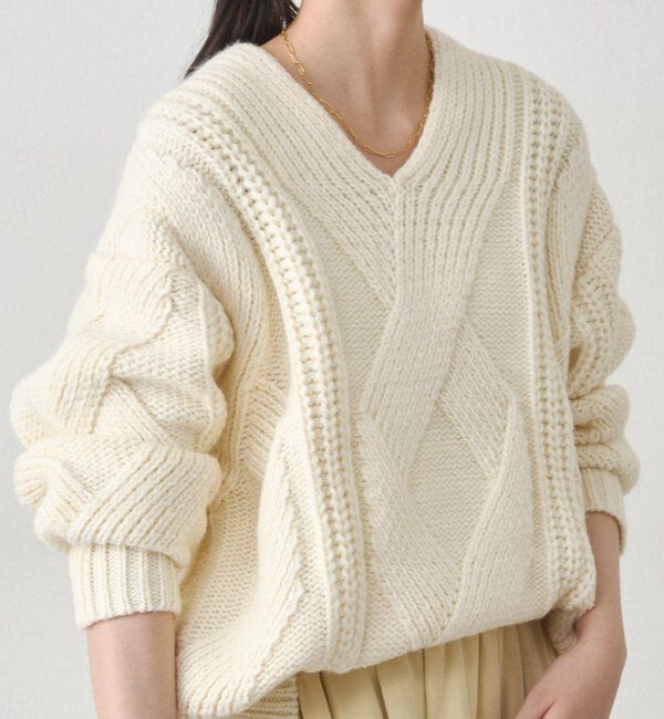  「ケーブルVニット」|ニット・セーター|アイボリー