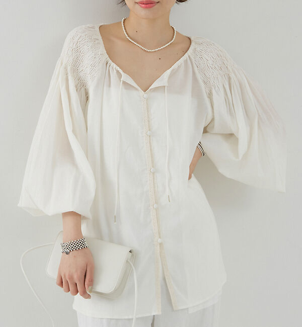 Rouge vif「コットンレーヨンボイルスモッキングブラウス」|シャツ・ブラウス|ホワイト