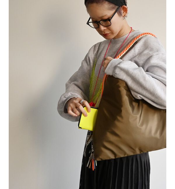 Rouge vif「【cheek/チーク】ネオンハンドルトライアングルショルダー/C26002/ワン」|ショルダー・メッセンジャー|