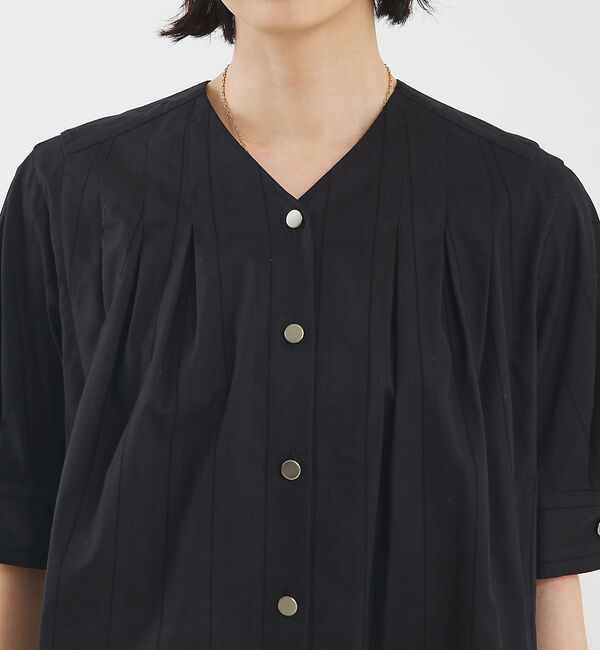 qualite「Vネックタックシャツ」|シャツ・ブラウス|