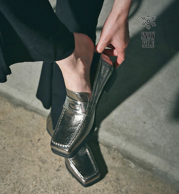 AU BANNISTER「【スノーソール】ワイドスクエアローファー」|ローファー|シルバー