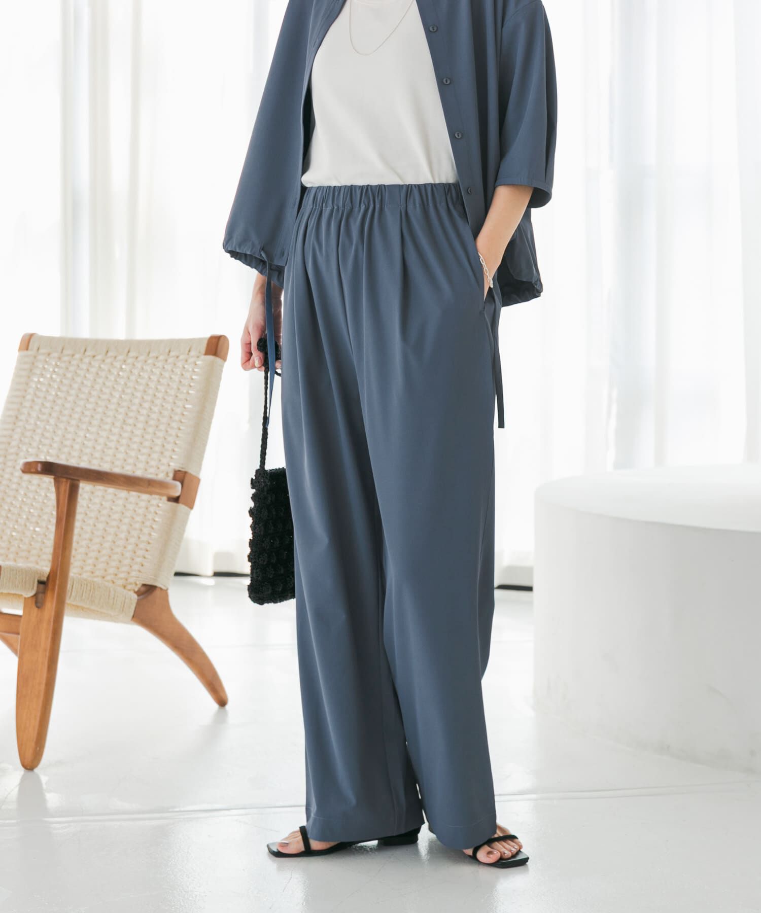 URBAN RESEARCH DOORS「『仁村紗和さん着用』『UR TECH』サマシェアストレートイージーパンツ」|その他|ブルー