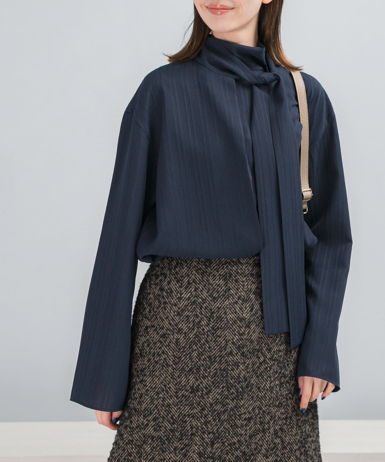 URBAN RESEARCH ROSSO「ボウタイブラウス」|シャツ・ブラウス|ネイビー