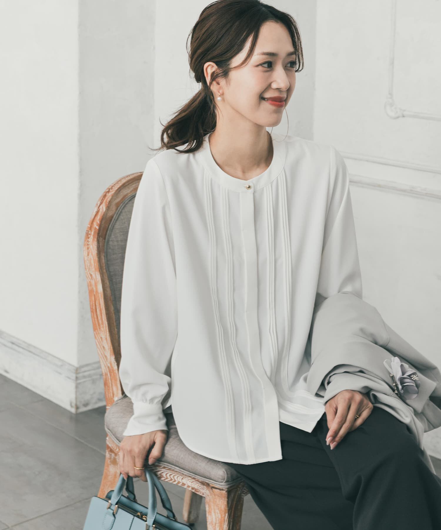 URBAN RESEARCH DOORS「ピンタックゴールドボタンブラウス」|シャツ・ブラウス|