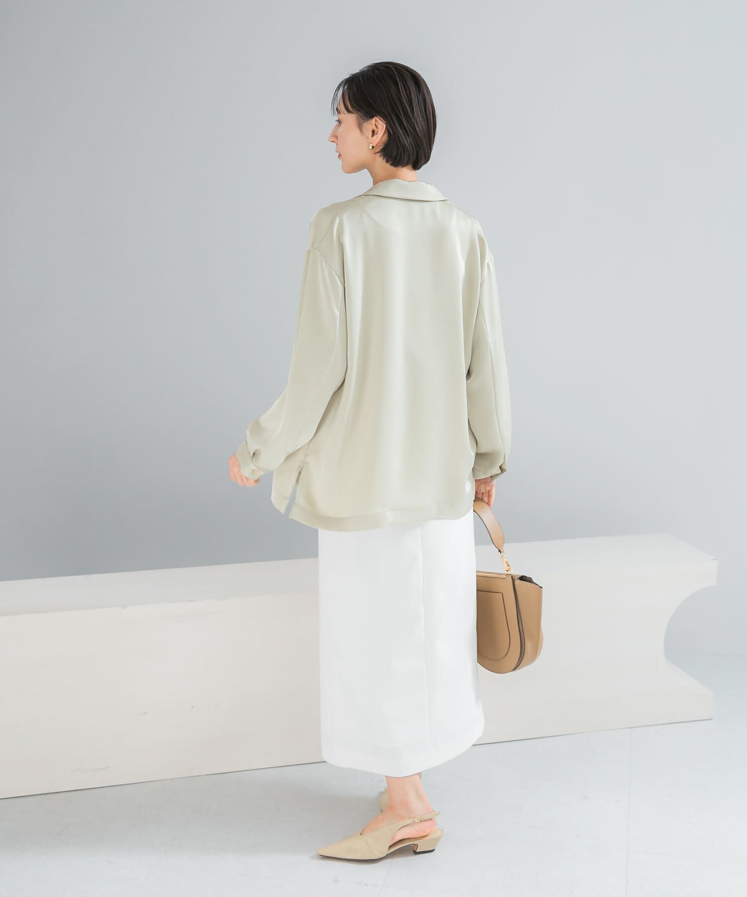 URBAN RESEARCH ROSSO「オープンカラーヴィンテージシルキーサテンブラウス」|シャツ・ブラウス|