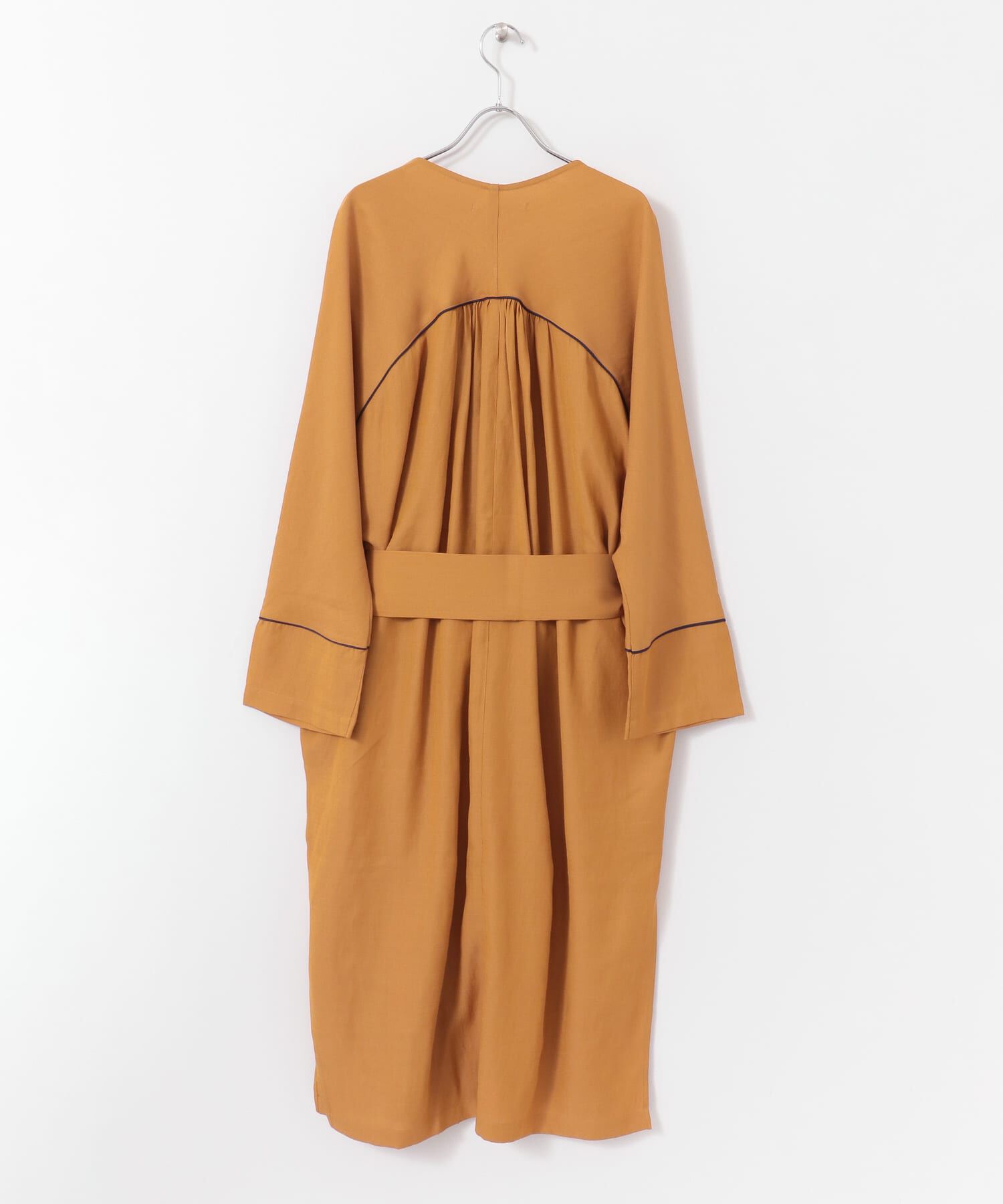  「カラーパイピングガウン&there4;」|ノーカラーコート|