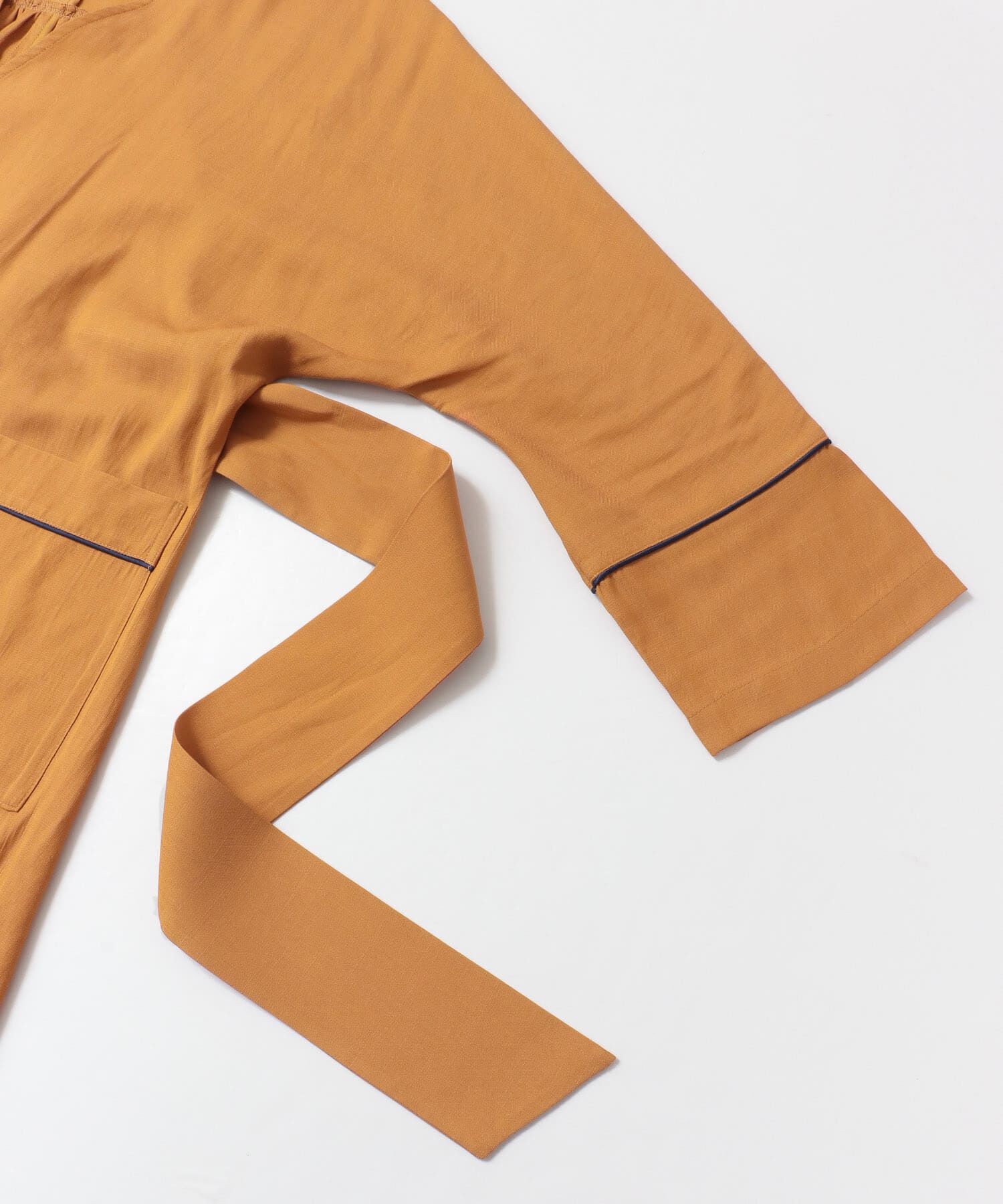  「カラーパイピングガウン&there4;」|ノーカラーコート|