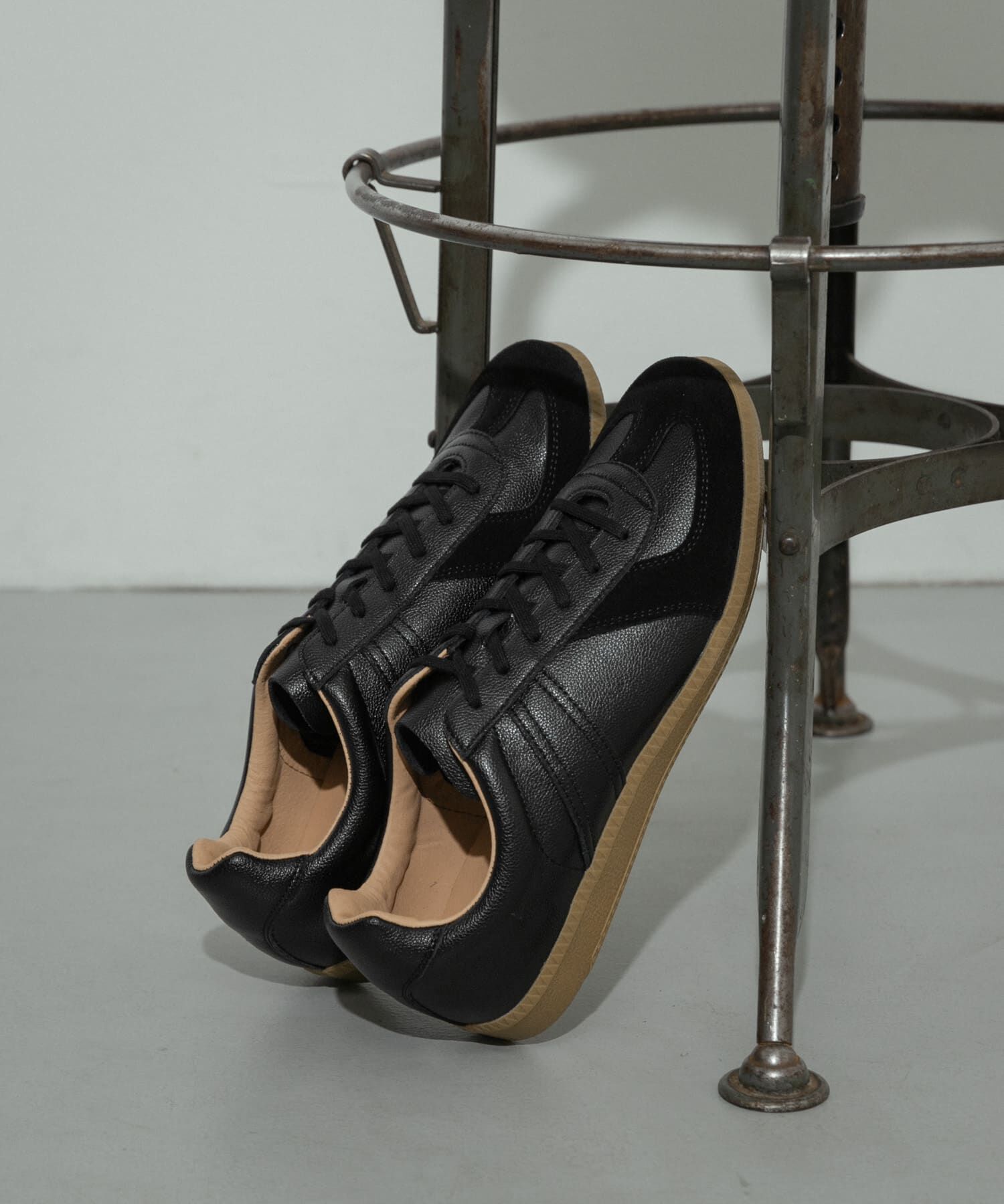 SENSE OF PLACE by URBAN RESEARCH「GERMAN TRAINER　GERMAN TRAINER」|スニーカー|ブラック