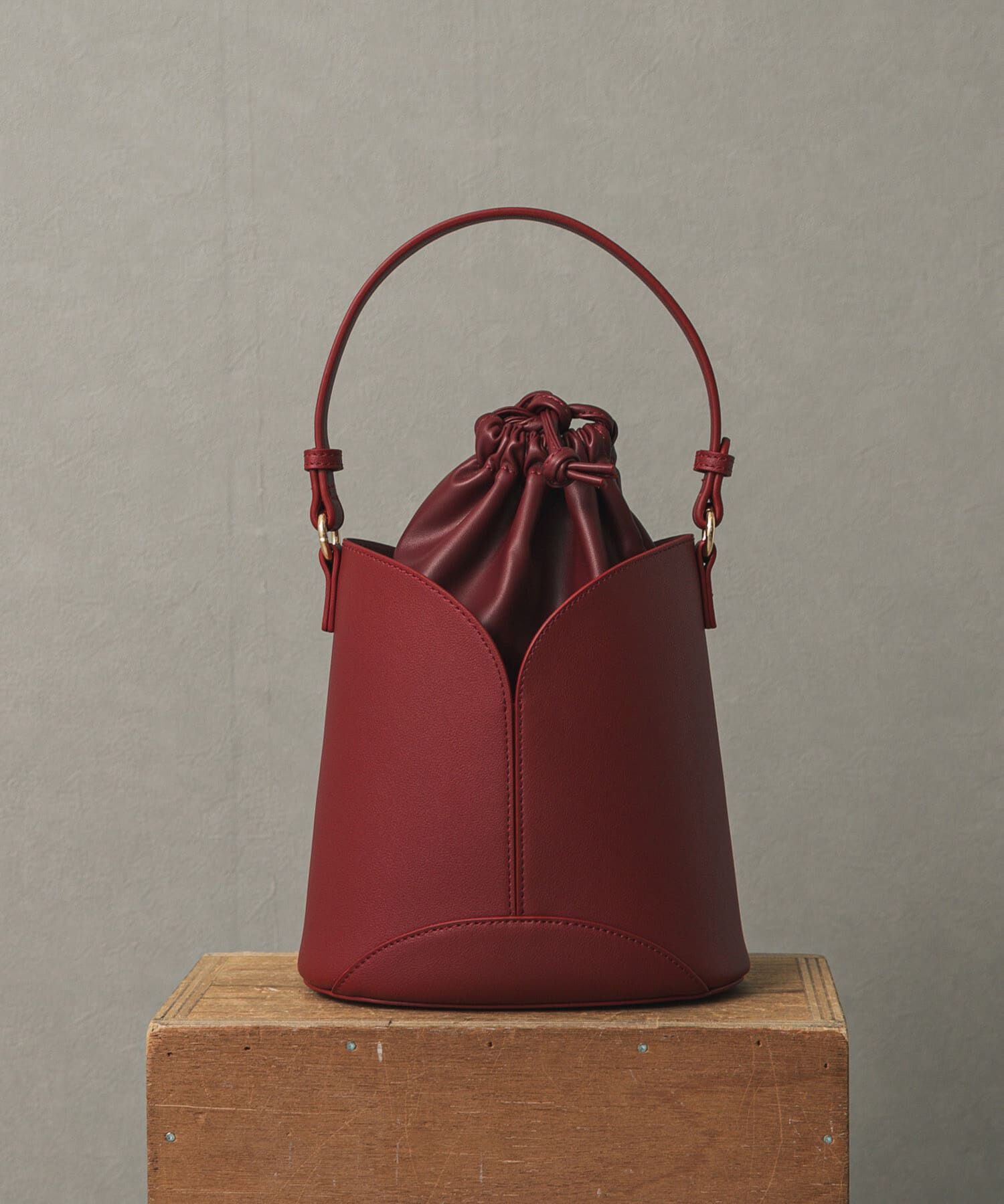 SENSE OF PLACE by URBAN RESEARCH「パネルキンチャクバッグ」|ハンドバッグ|レッド