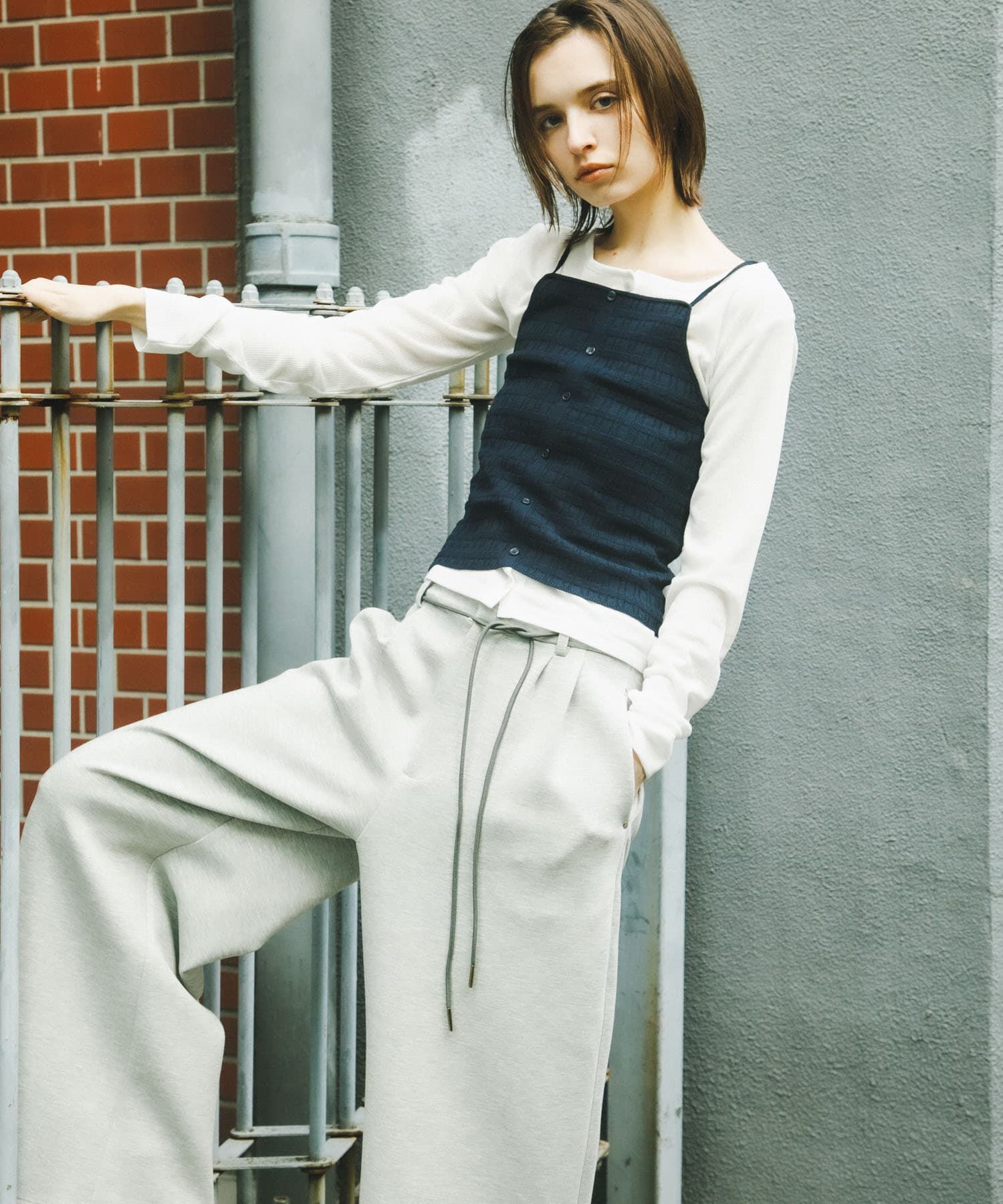 SENSE OF PLACE by URBAN RESEARCH「『洗濯可』ホルターネックボタンビスチェ」|その他|ネイビー