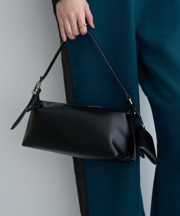 YECCA VECCA「【kakatoo】ツイストワンハンドルバッグ」|ハンドバッグ|Black