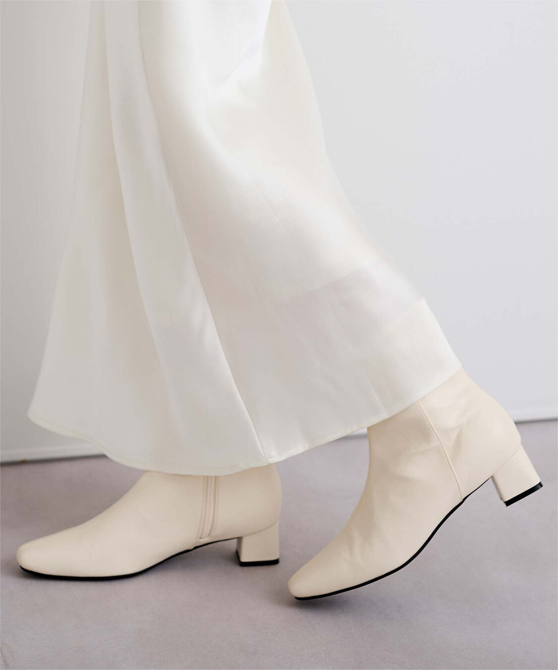 ur's「4.5cmスクエアトゥブーツ」|ショートブーツ|アイボリー