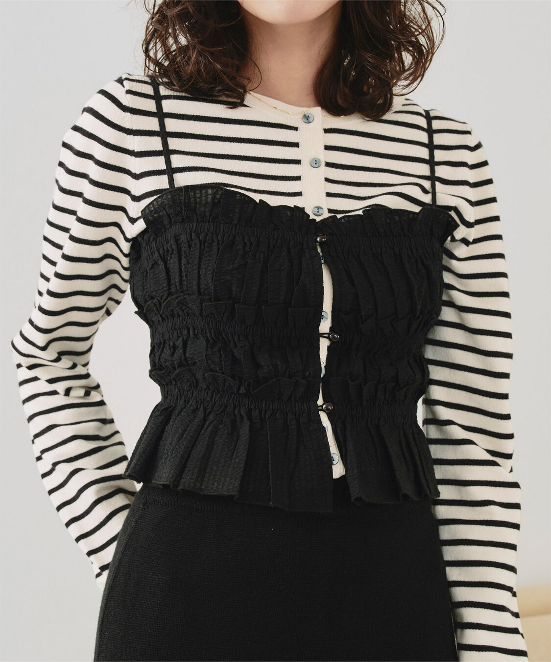 titivate「クルーネックニットカーディガン/トップス」|ニット・セーター|ｵﾌﾎﾜｲﾄ/ﾌﾞﾗｯｸ