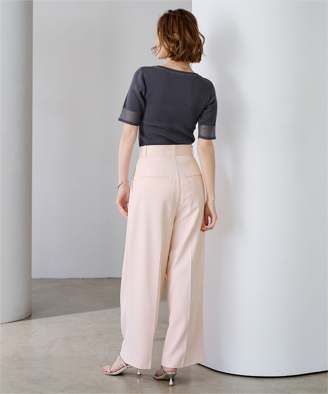 ur's「美シルエットワンタックワイドパンツ」|スラックス|