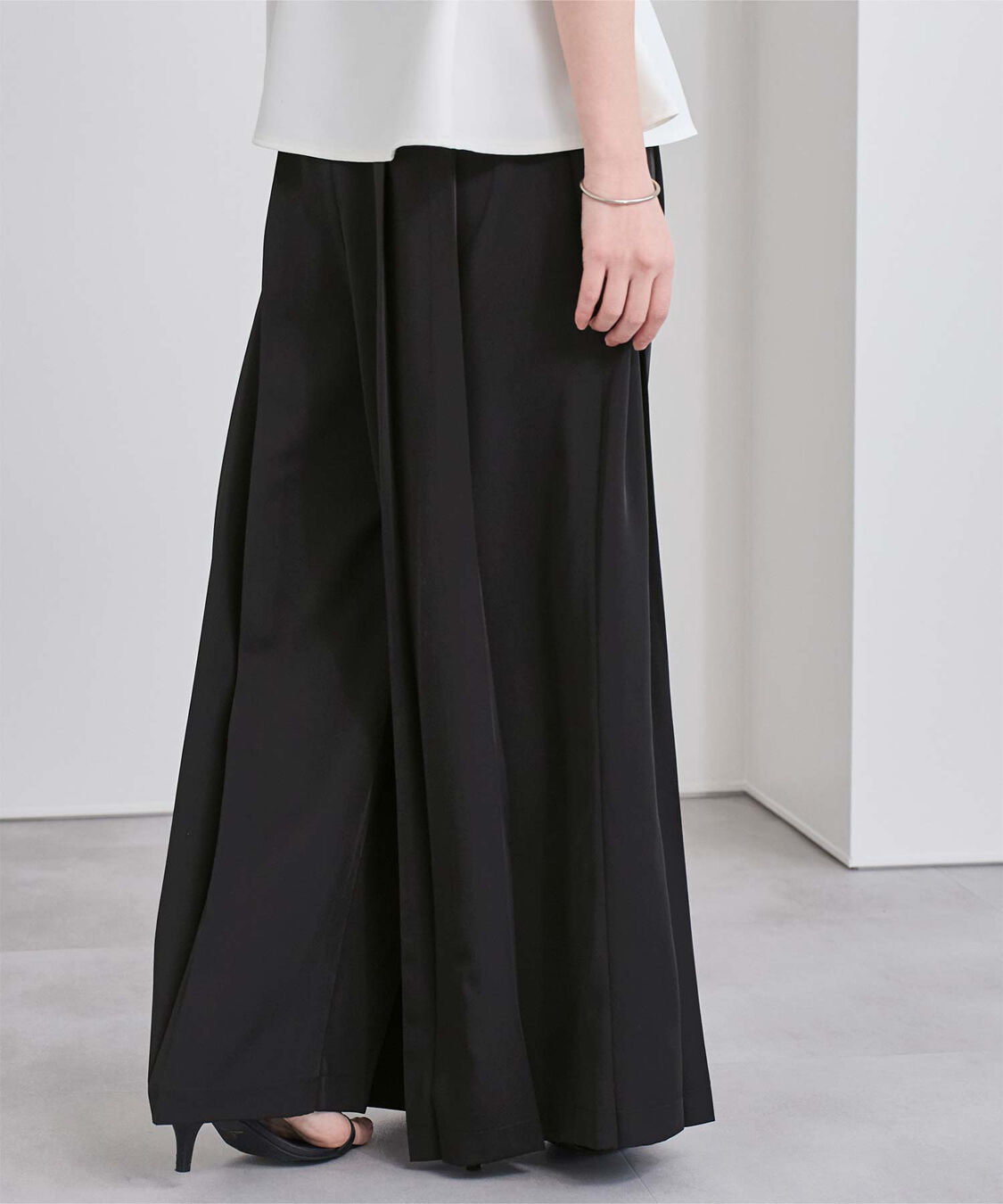 ur's「プリーツワイドパンツ」|スラックス|