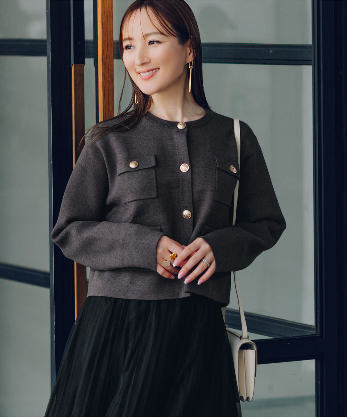 ur's「【星玲奈さんコラボアイテム】ゴールド釦ニットカーディガン/ジャケット」|カーディガン|杢チャコール