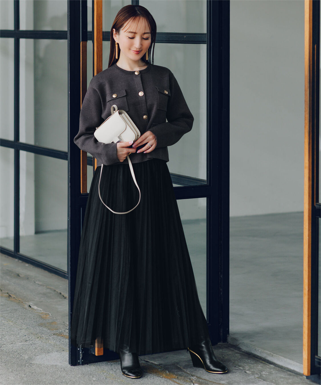 ur's「【星玲奈さんコラボアイテム】ゴールド釦ニットカーディガン/ジャケット」|カーディガン|