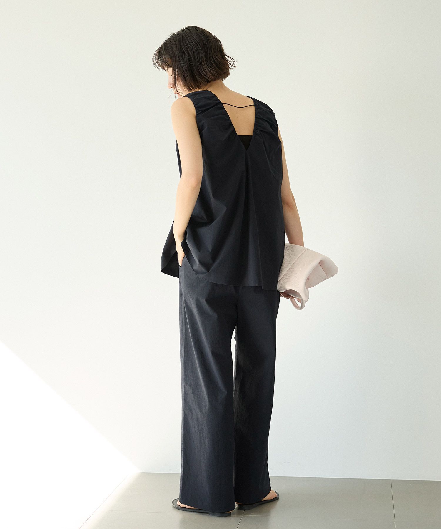 BABYLONE「【多機能素材】撥水Vネックギャザーブラウス」|シャツ・ブラウス|