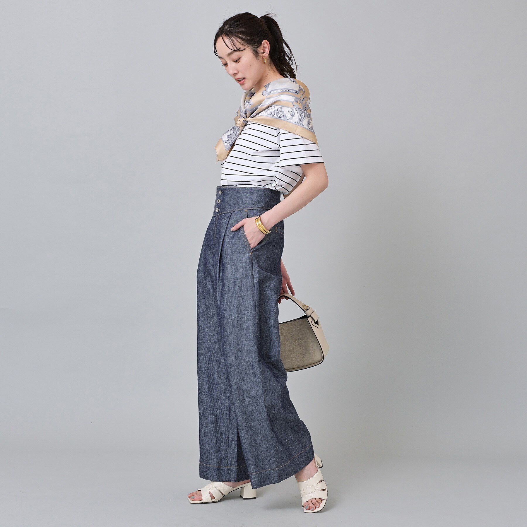 UNTITLED「【手洗い／88cm正方形】エンブレムプリントスカーフ」|ストール|