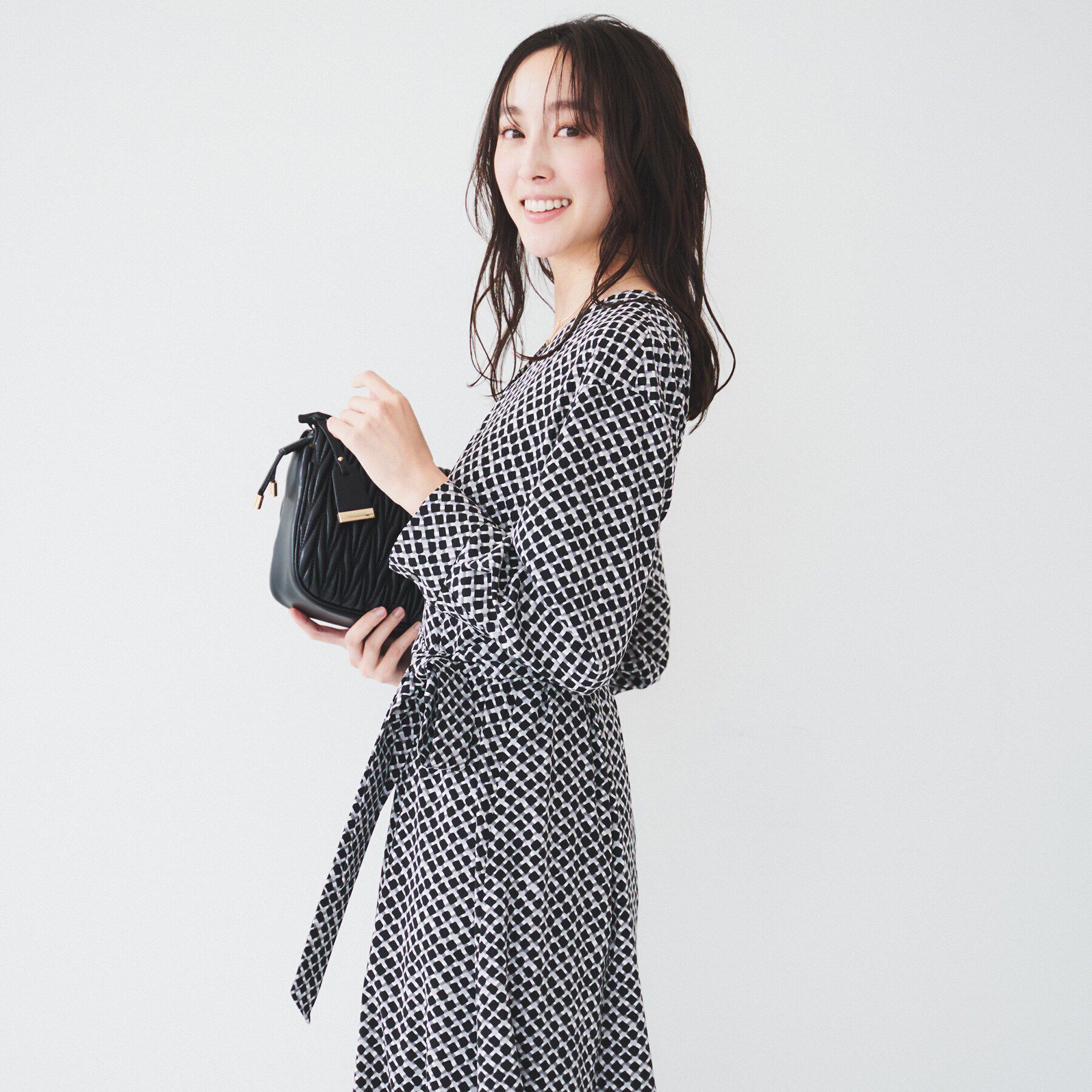 UNTITLED「【きれいめ／オフィス】スクエアジオメトリック柄ワンピース」|ワンピース|