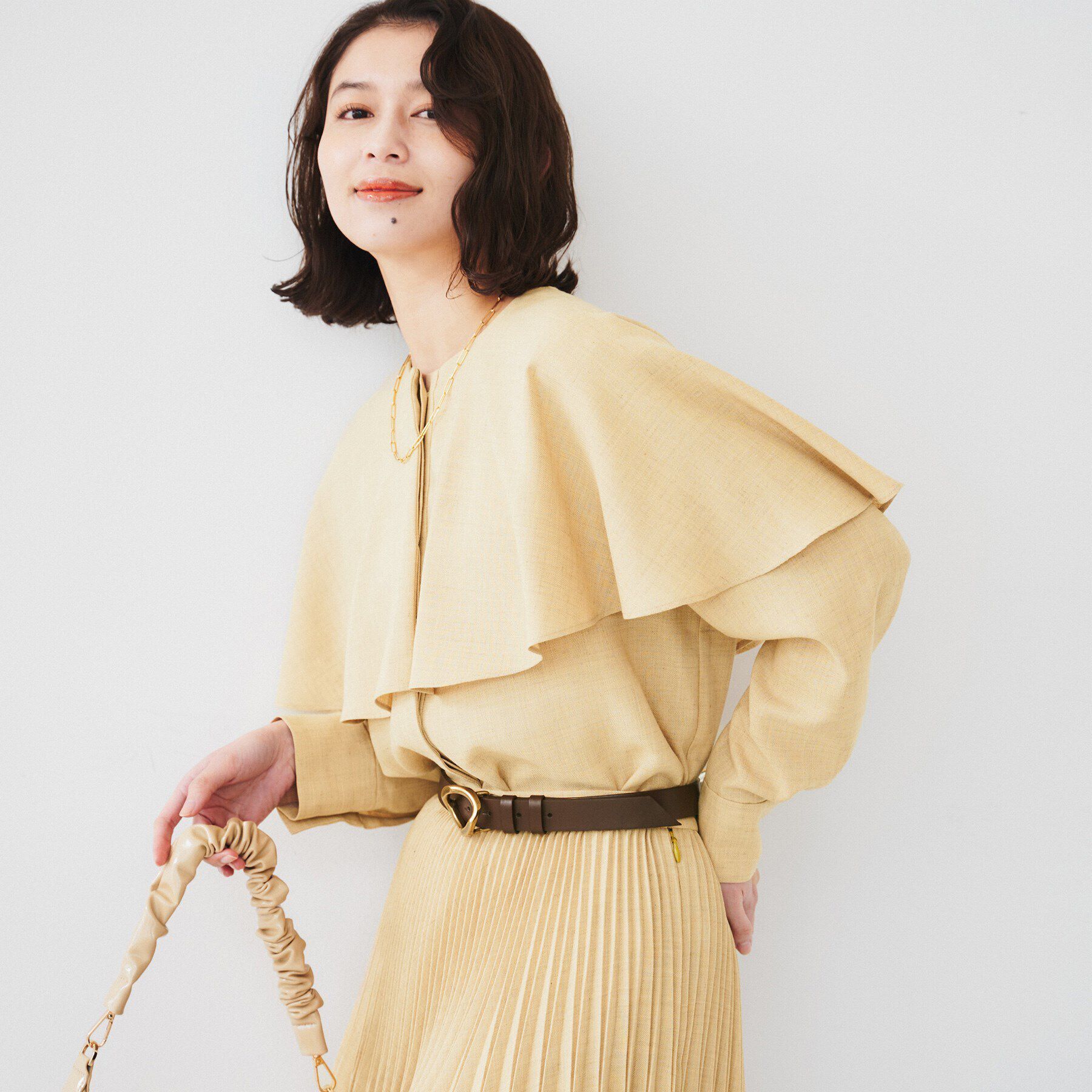 UNTITLED「【セットアップ可能】ケープカラーブラウス」|シャツ・ブラウス|イエロー(032)