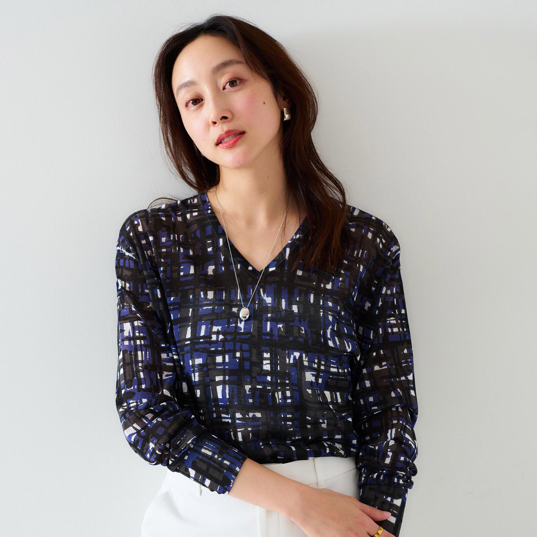 UNTITLED「【セットアップ可能/アンサンブル可能/シアー】チェックプリント プルオーバーニット」|ニット・セーター|ネイビー(194)