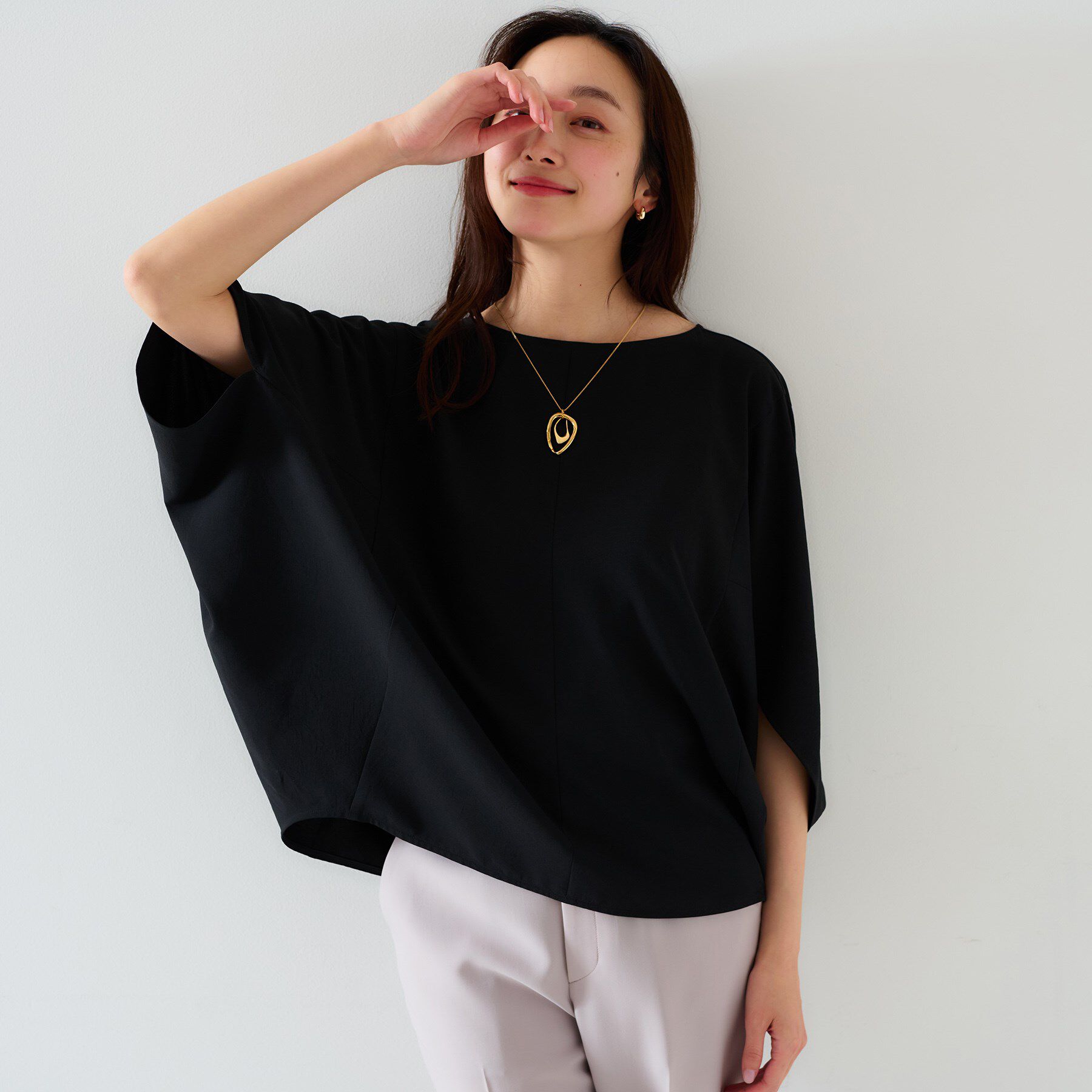 UNTITLED「【セットアップ可/接触冷感/イージーケア/体型カバー】リラクミスト モモンガブラウス」|シャツ・ブラウス|