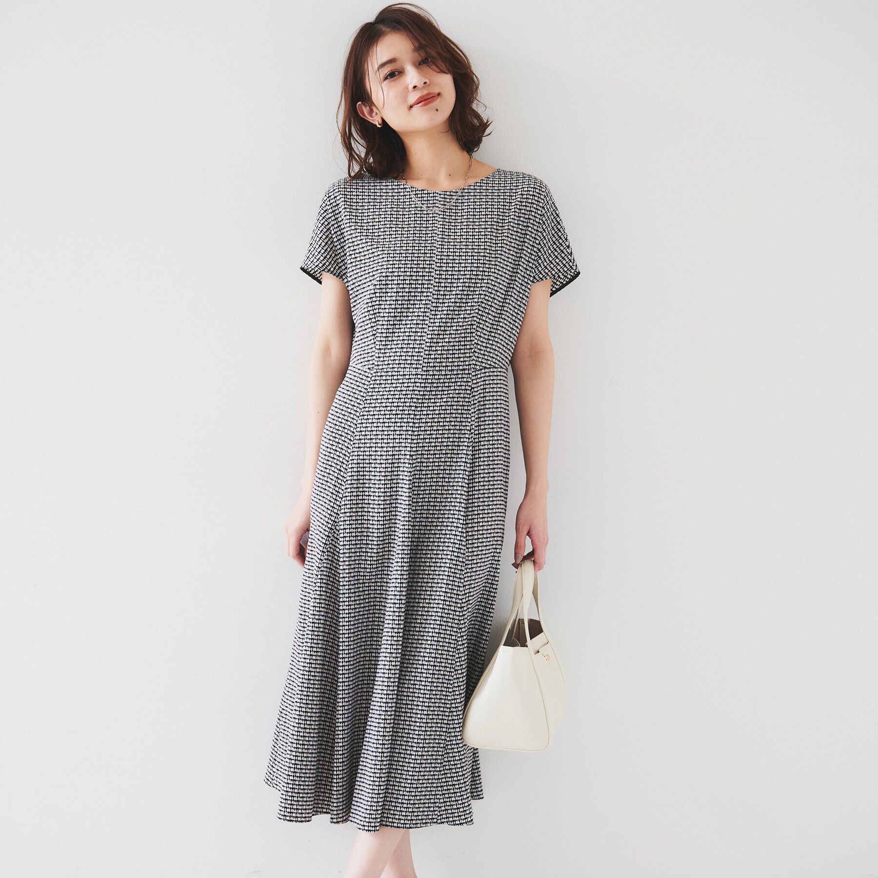 UNTITLED「【きれいめ/洗える/夏ワンピ】ジオメトリック柄ワンピース」|ワンピース|ブラック(119)