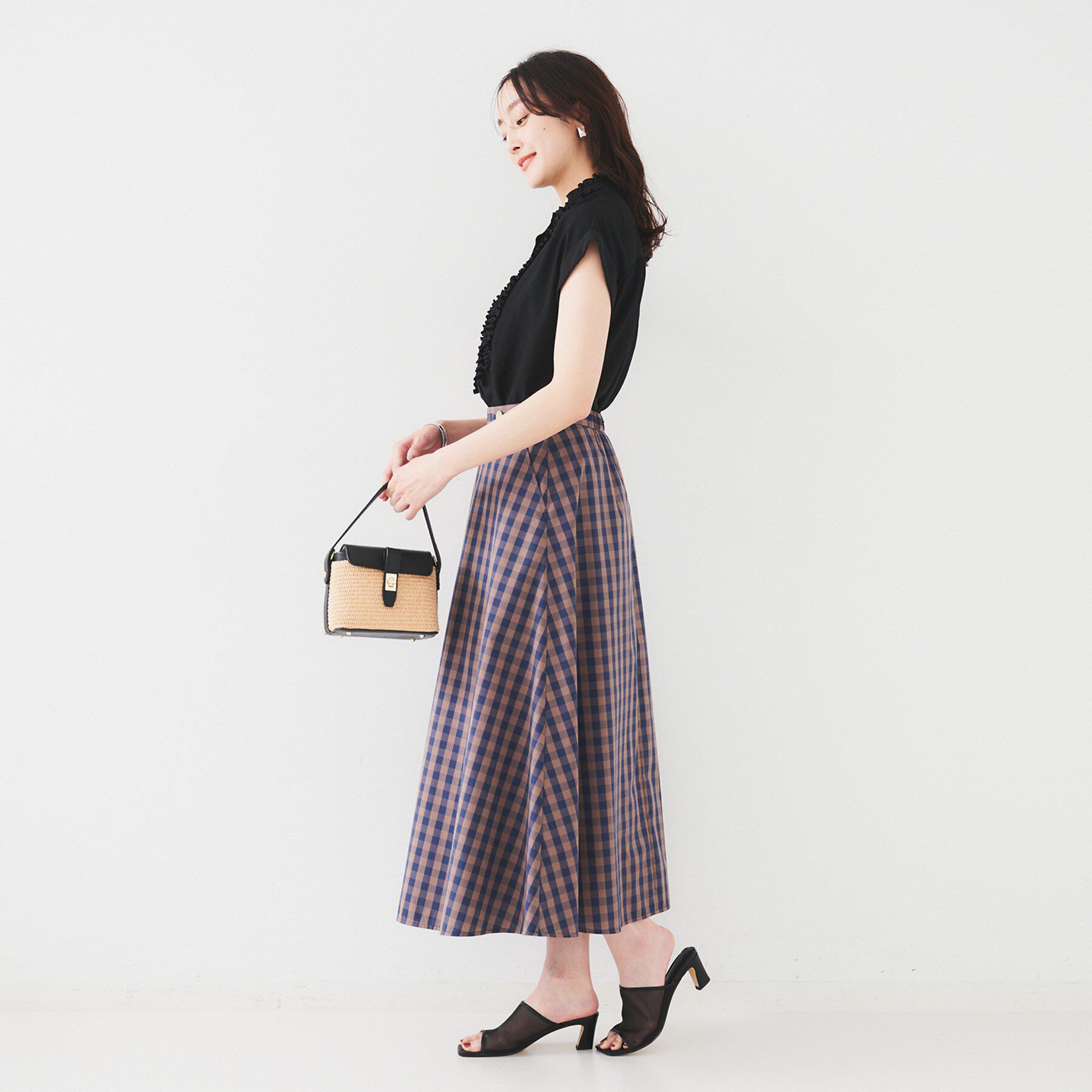 UNTITLED「スタンドネックフリルブラウス【吸水速乾/UVケア】」|シャツ・ブラウス|