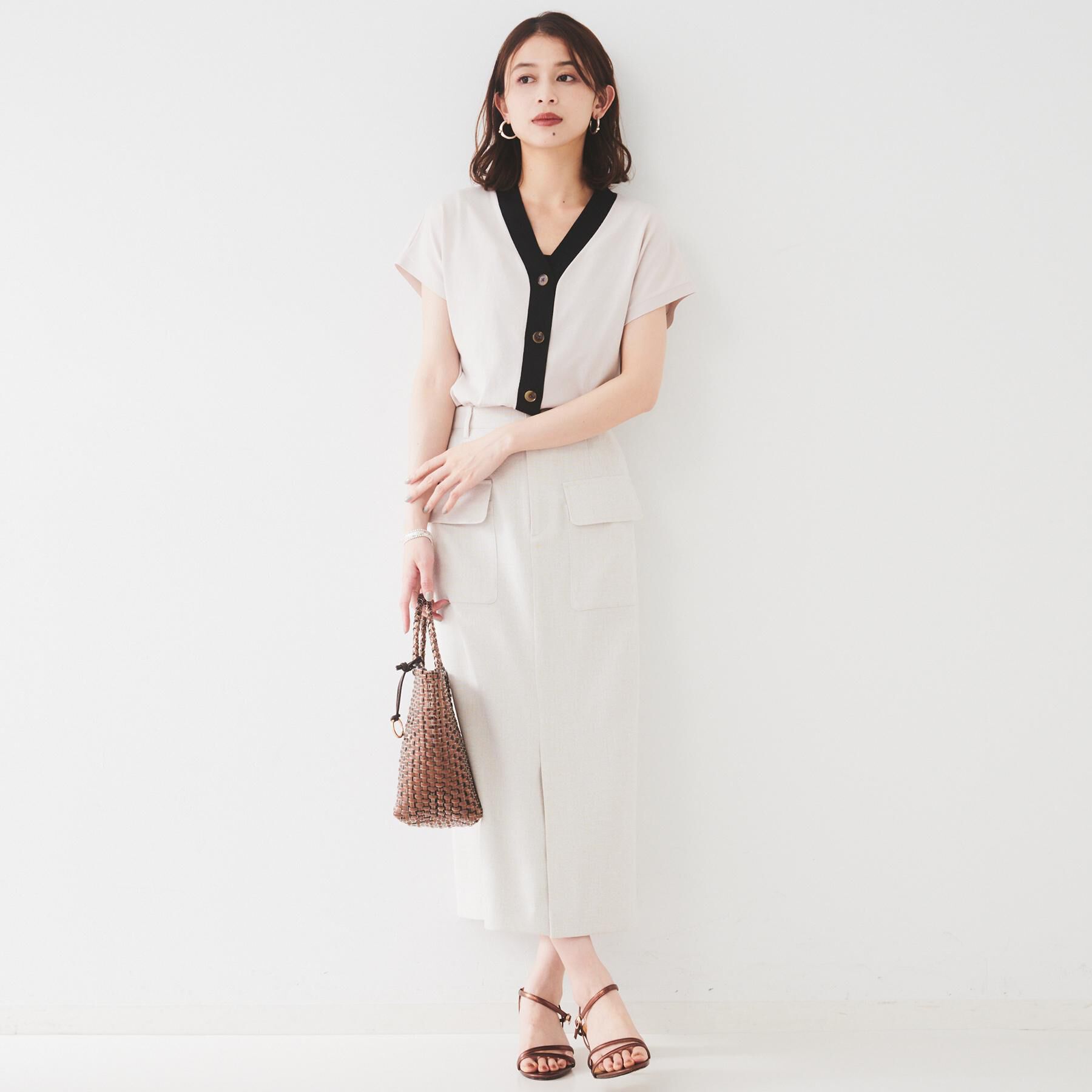 UNTITLED「【体型カバー/ジレ風/前開き】Vネックニット」|ニット・セーター|