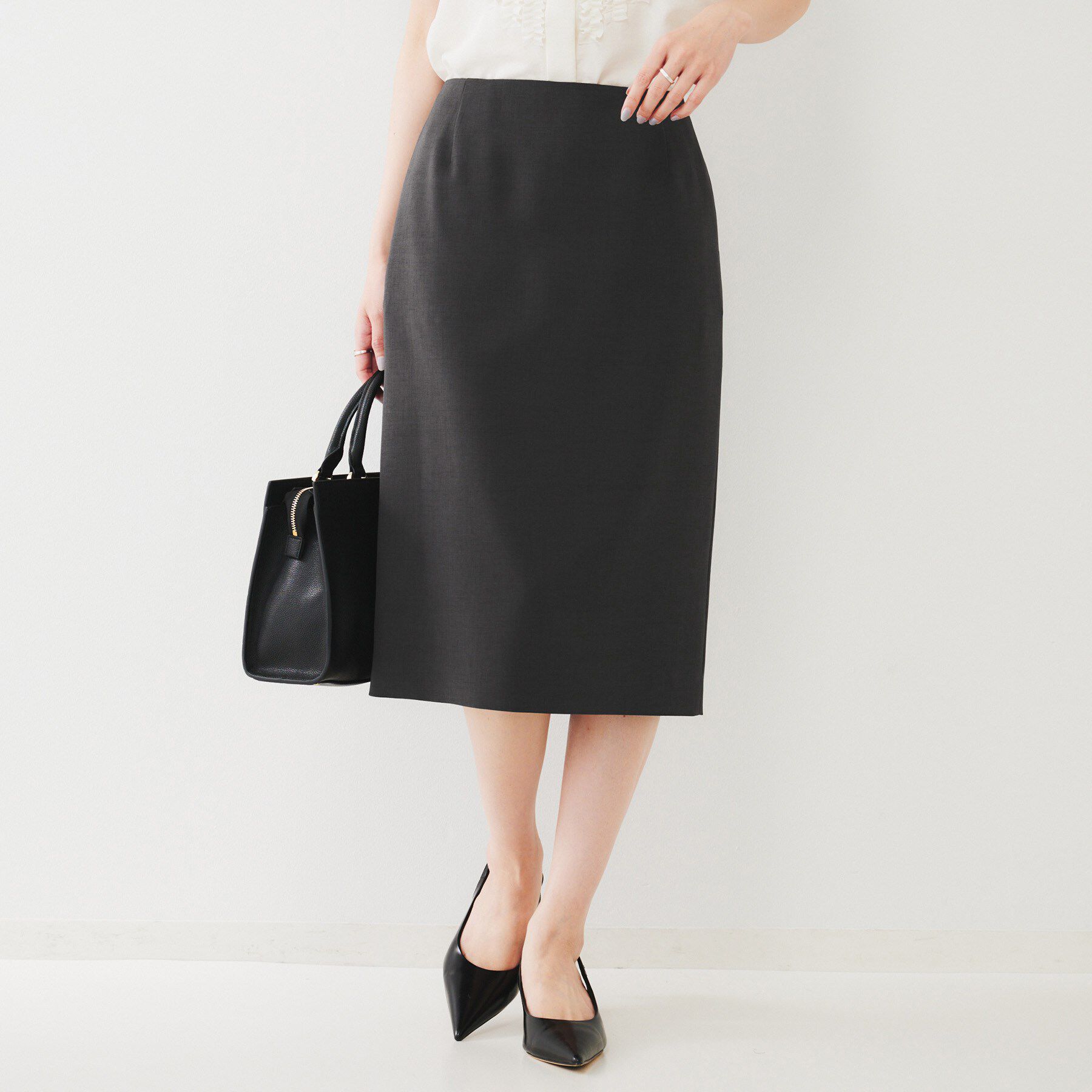UNTITLED「【通勤スーツ】ライトウェイト タイトスカート」|スカート|チャコールグレー(0