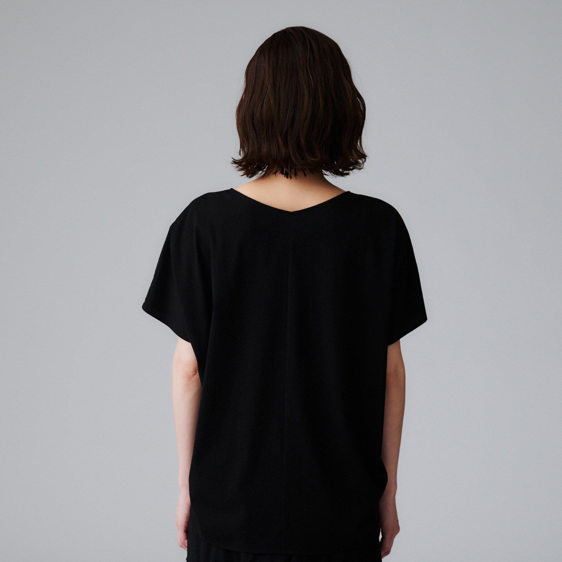 UNTITLED「【接触冷感/洗える】Vネックコットンプルオーバー」|Tシャツ・カットソー|