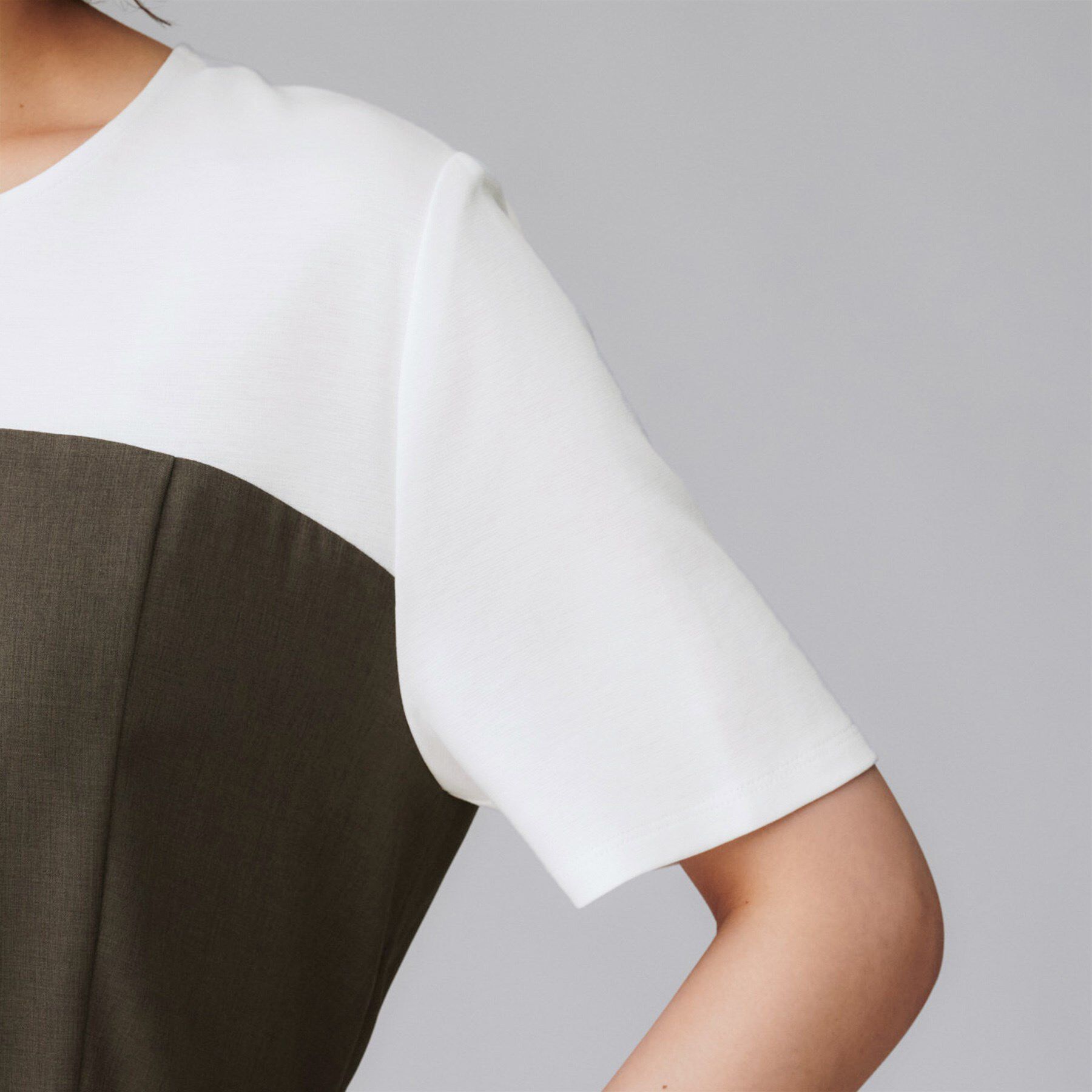 UNTITLED「【きれいめカジュアル/セミフレア】異素材ドッキングワンピース」|ワンピース|