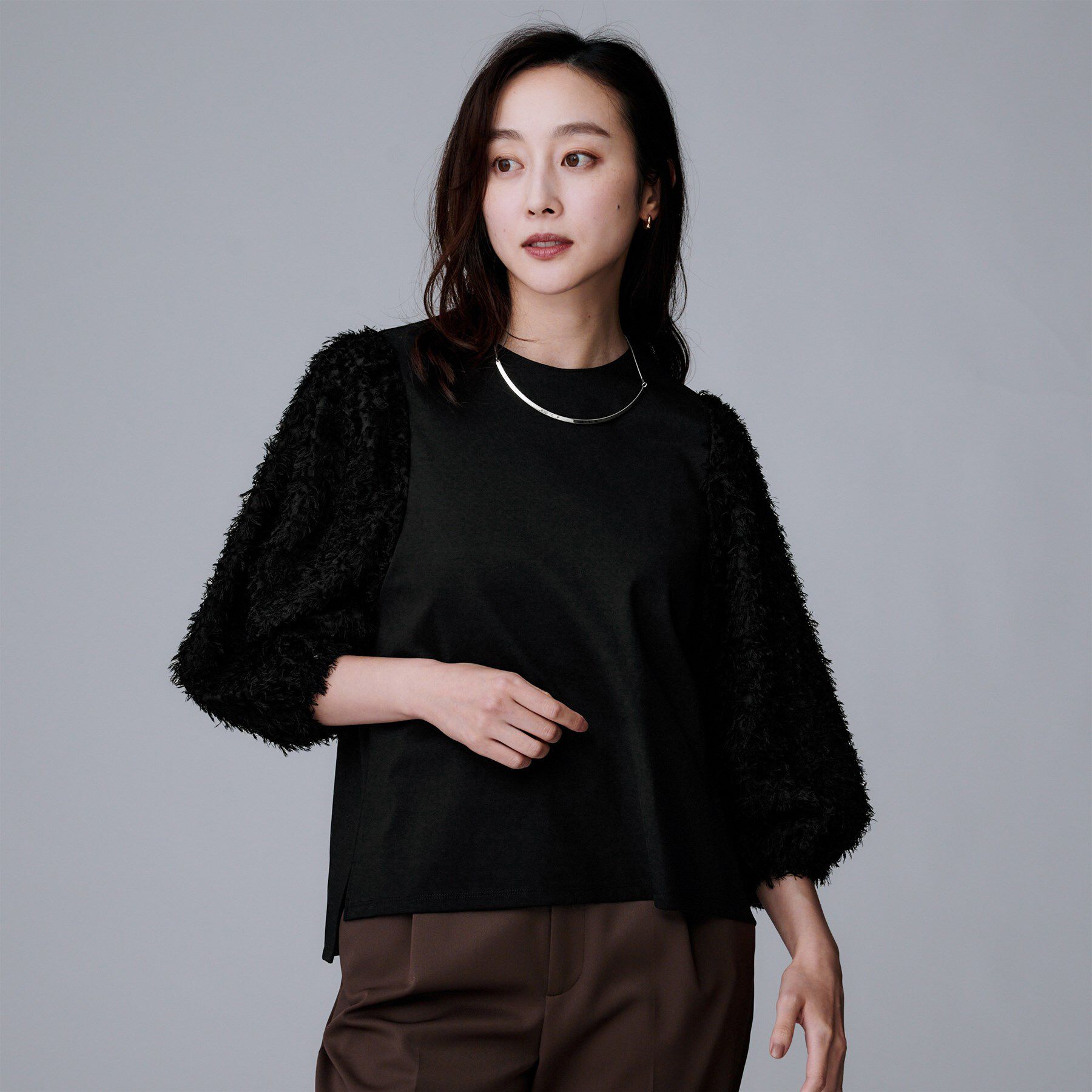 UNTITLED「【丸首/Tシャツ風/短丈】シャギースリーブ ポンチカットソー」|Tシャツ・カットソー|