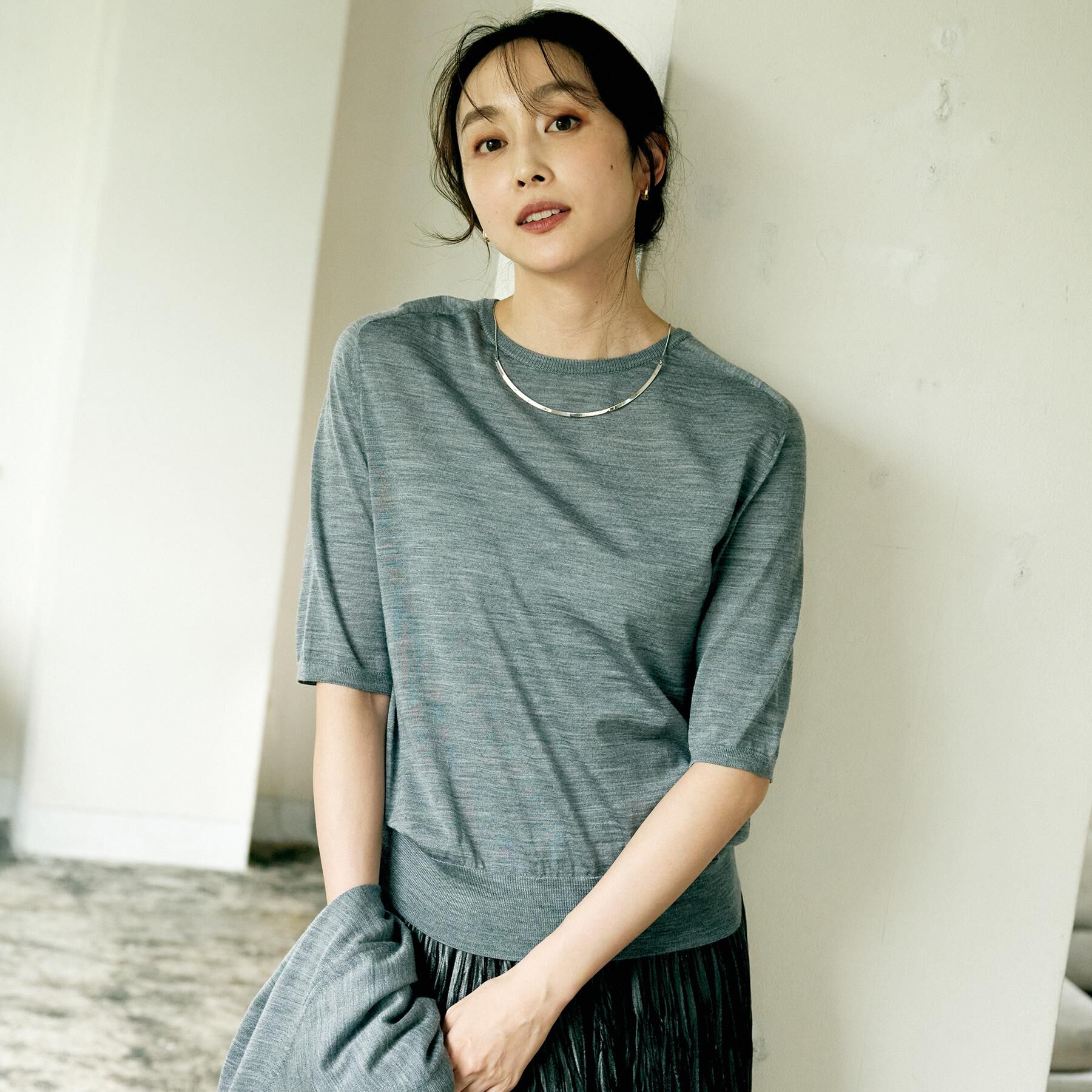 UNTITLED「【アンサンブル可/六分袖/洗える】ウールシルクニット」|ニット・セーター|グレー(012)