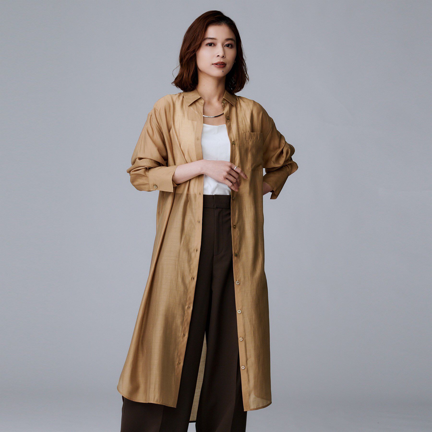 UNTITLED「【ニットと重ね着に/前開きボタン】シアーロングシャツ」|ワンピース|