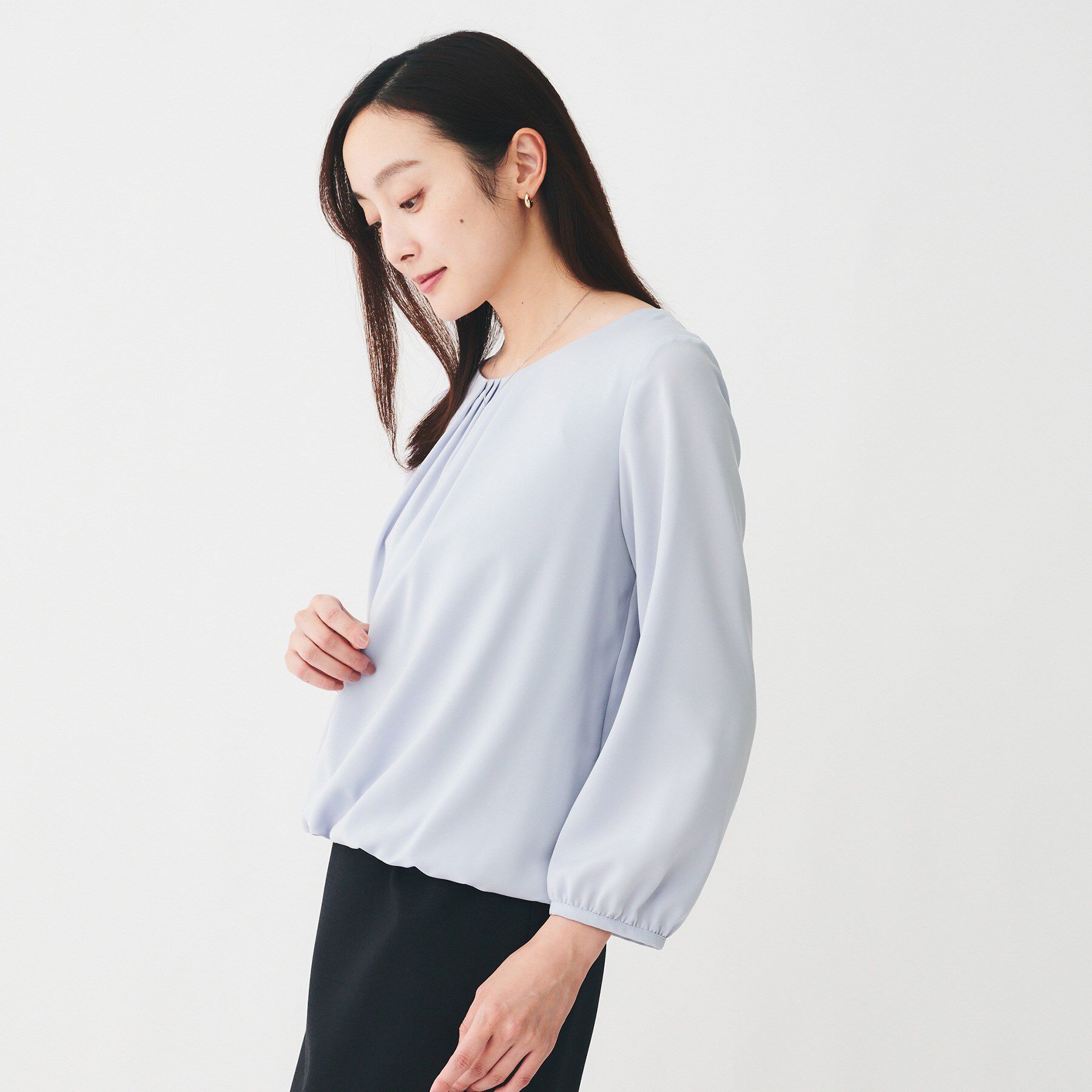 UNTITLED「【透けにくい/ウエストイン見え】パウダリーブラウス」|シャツ・ブラウス|