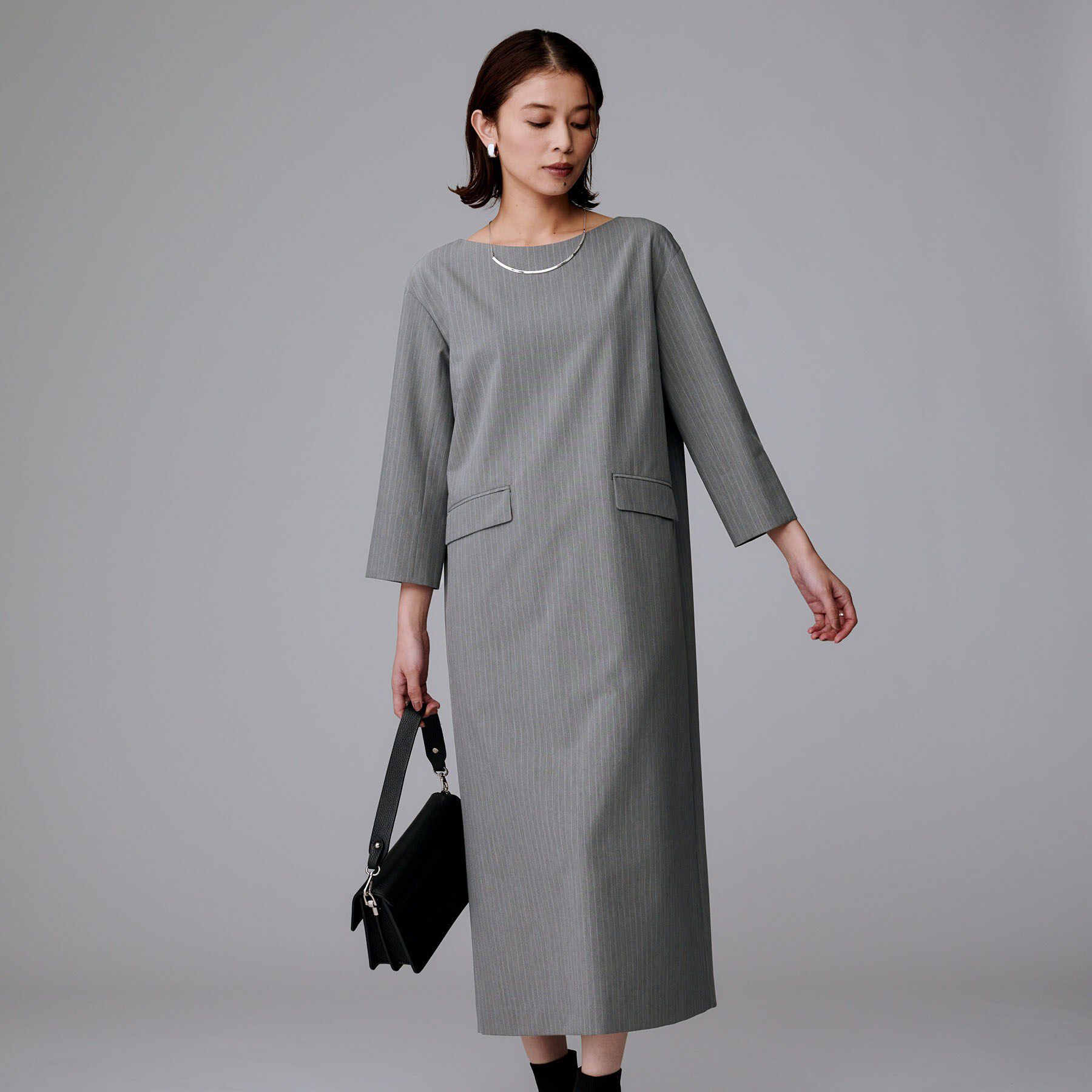 UNTITLED「【洗える/ストレッチ性】スーツライク ストライプワンピース」|ワンピース|チャコールグレー(3