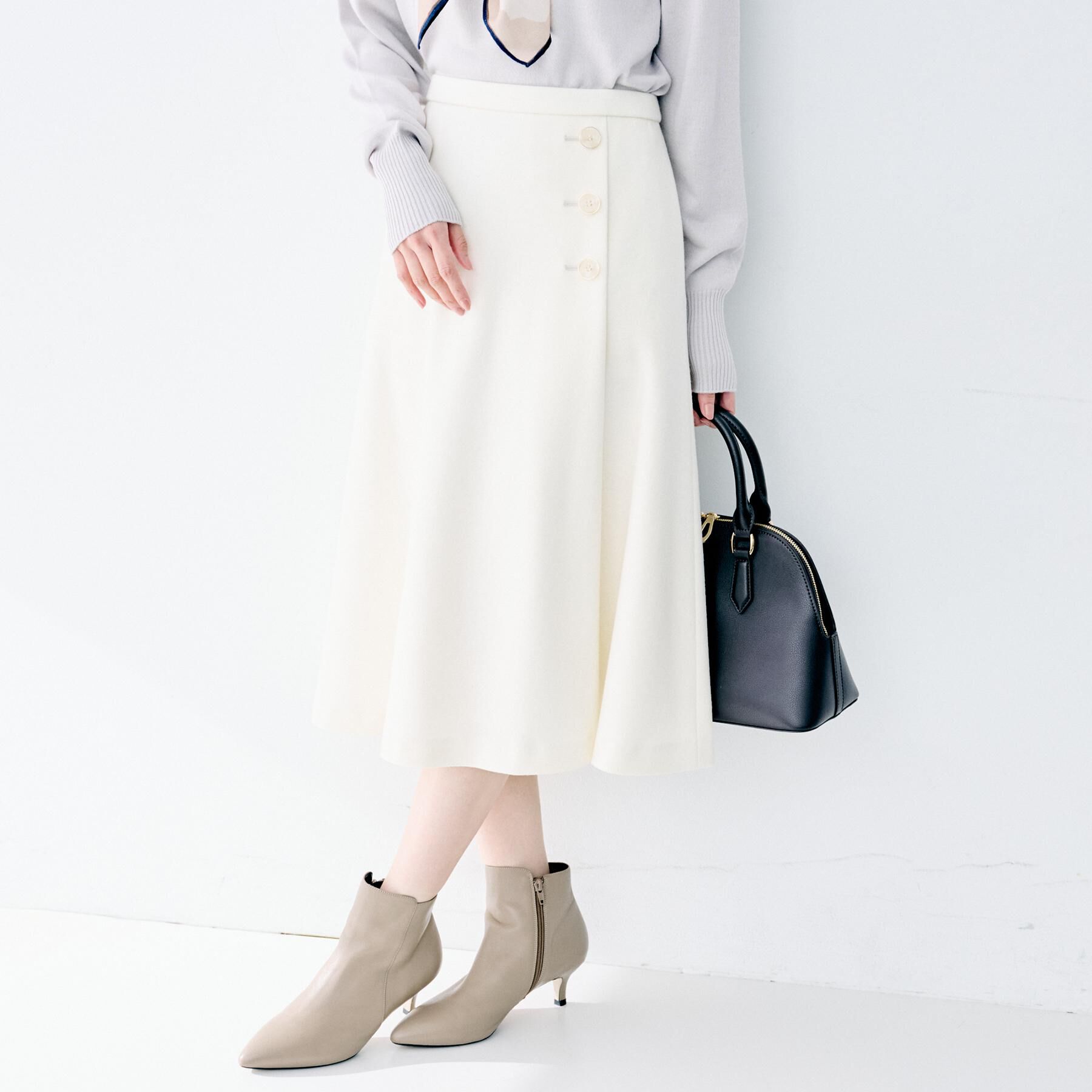 UNTITLED「【ウール100%/後ろウエストゴム】ミルドスムースフレアスカート」|スカート|アイボリー(004)