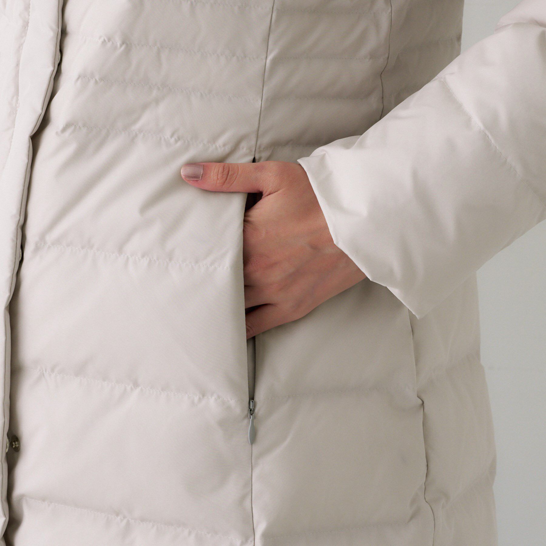 UNTITLED「【はっ水機能/フード取り外し可】ミディダウンコート」|ダウン|