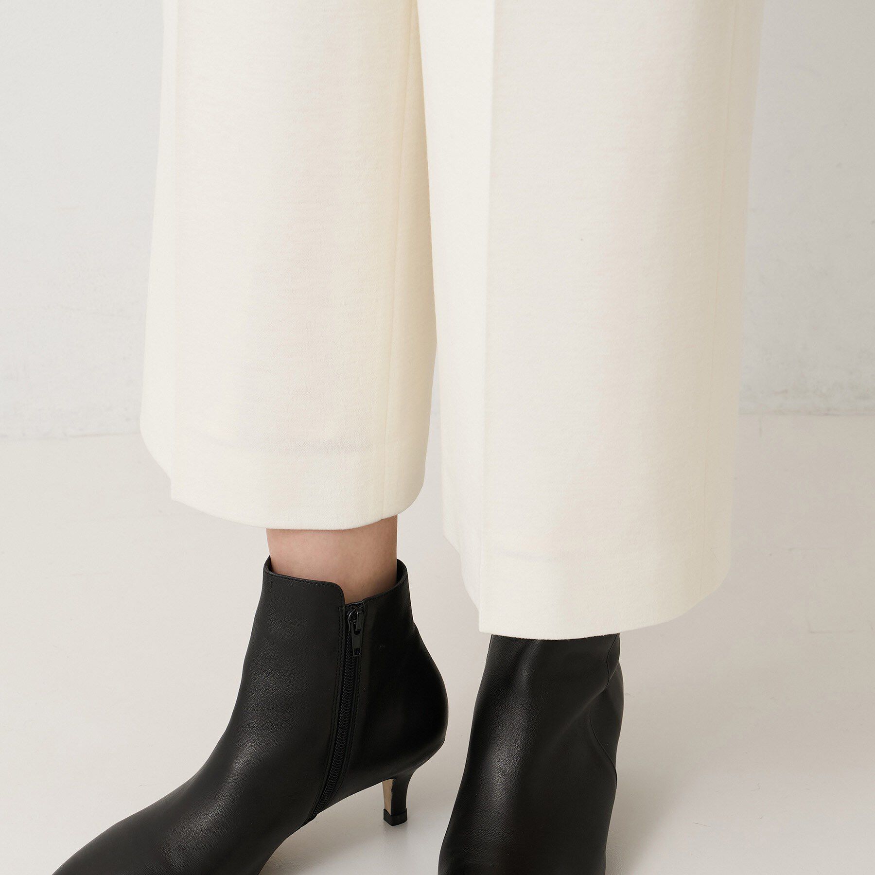 UNTITLED「【後ろウエストゴム】ミルドスムースクロップドワイドパンツ」|その他|