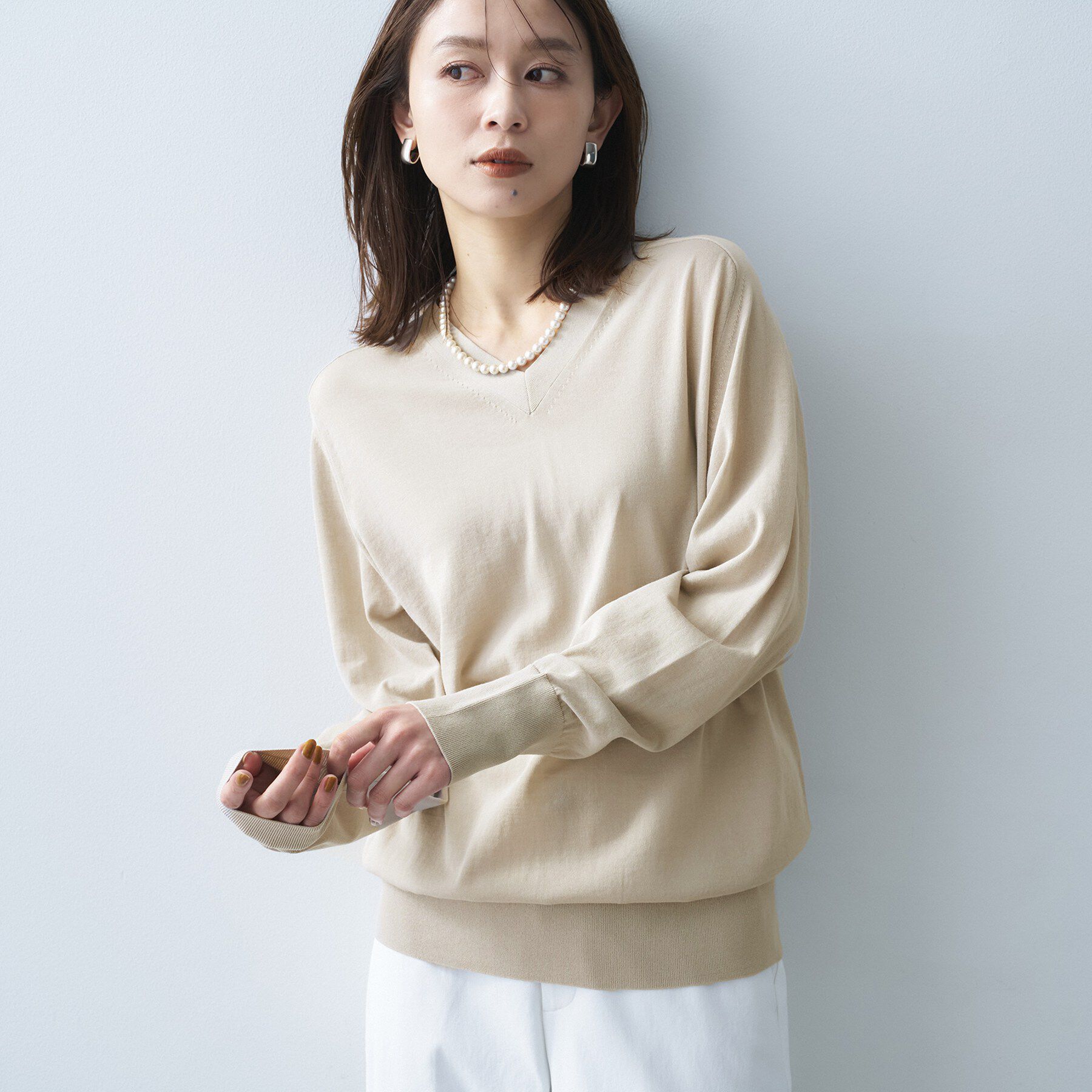 UNTITLED「シアーVネックニット」|ニット・セーター|