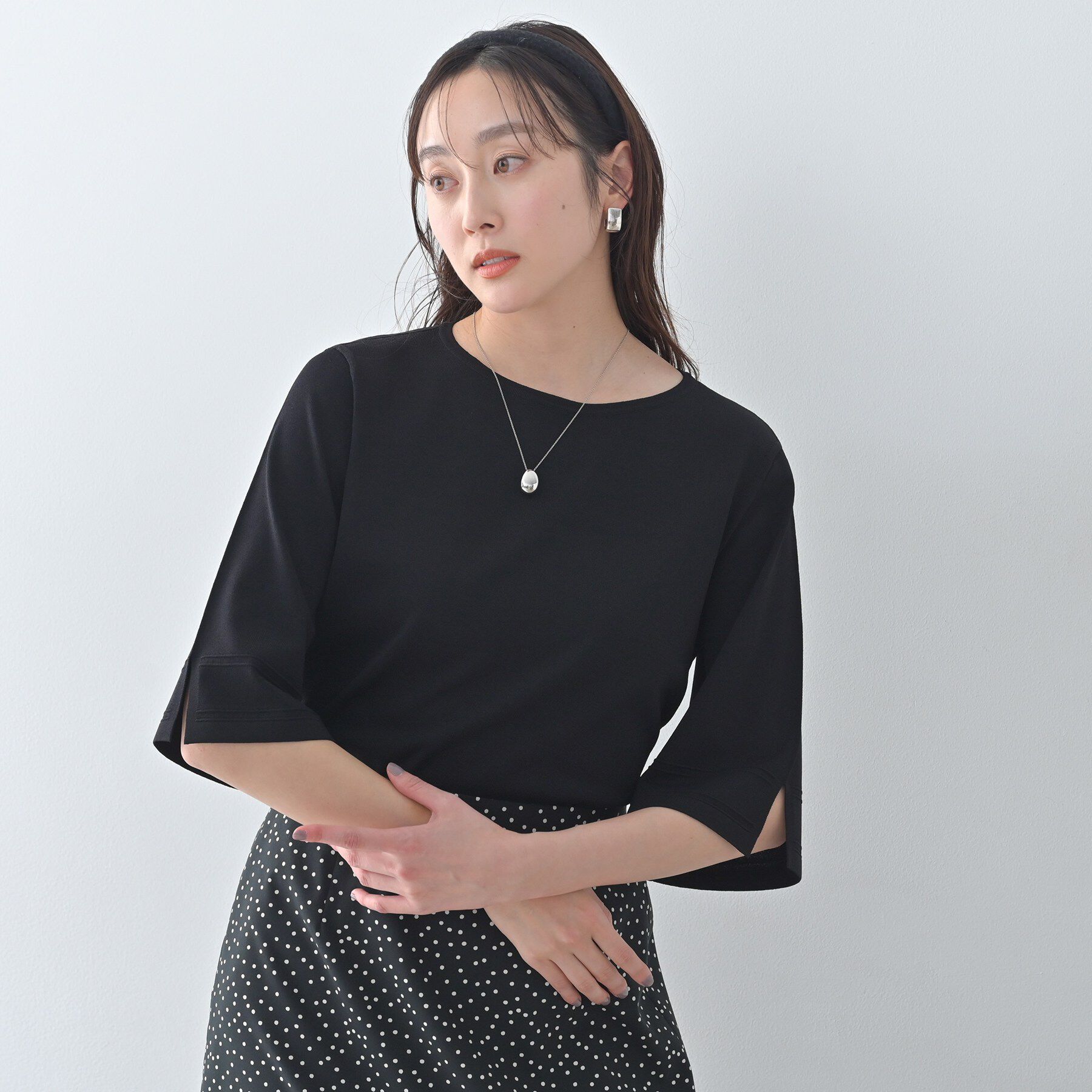 UNTITLED「袖スリットニットプルオーバー」|ニット・セーター|