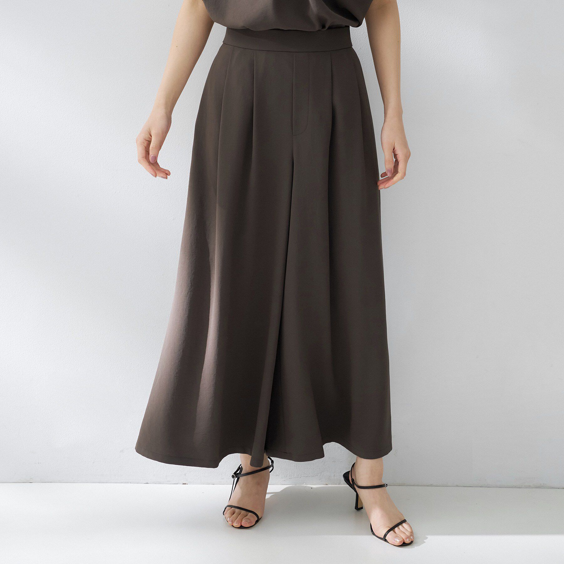 UNTITLED「【夏の名品セットアップが今年も登場！/はっ水/遮熱】リラクミスト ガウチョパンツ」|その他|ブラウン(043)