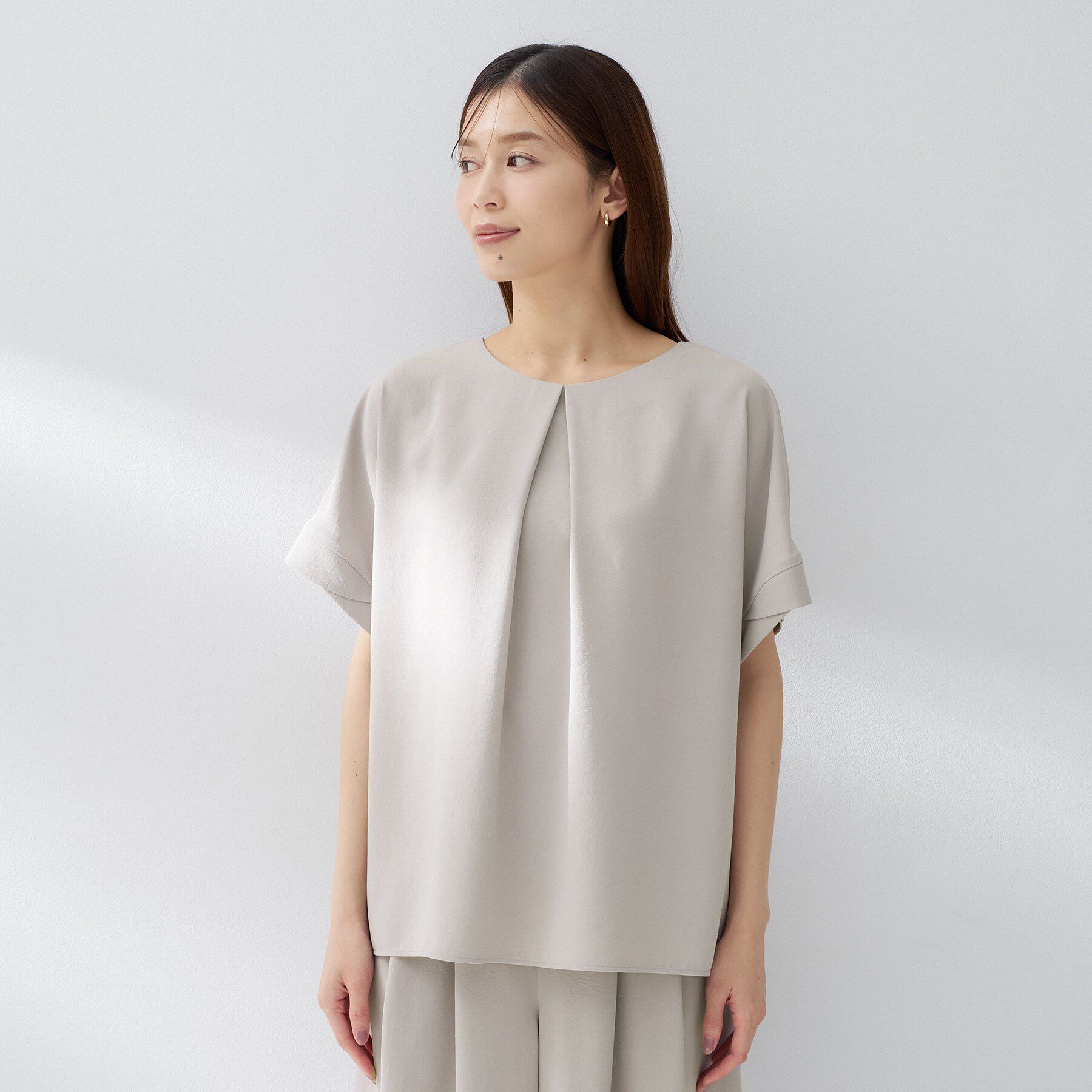 UNTITLED「【夏の名品セットアップが今年も登場！/はっ水/遮熱】リラクミスト 前後2WAYブラウス」|シャツ・ブラウス|